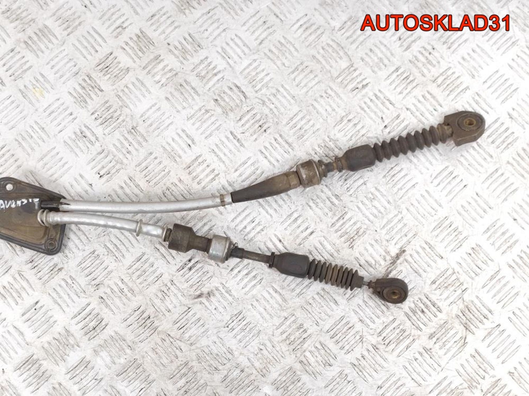 Трос кулисы МКПП Toyota Avensis 2 3382005273, 7000 рублей, Дубовое