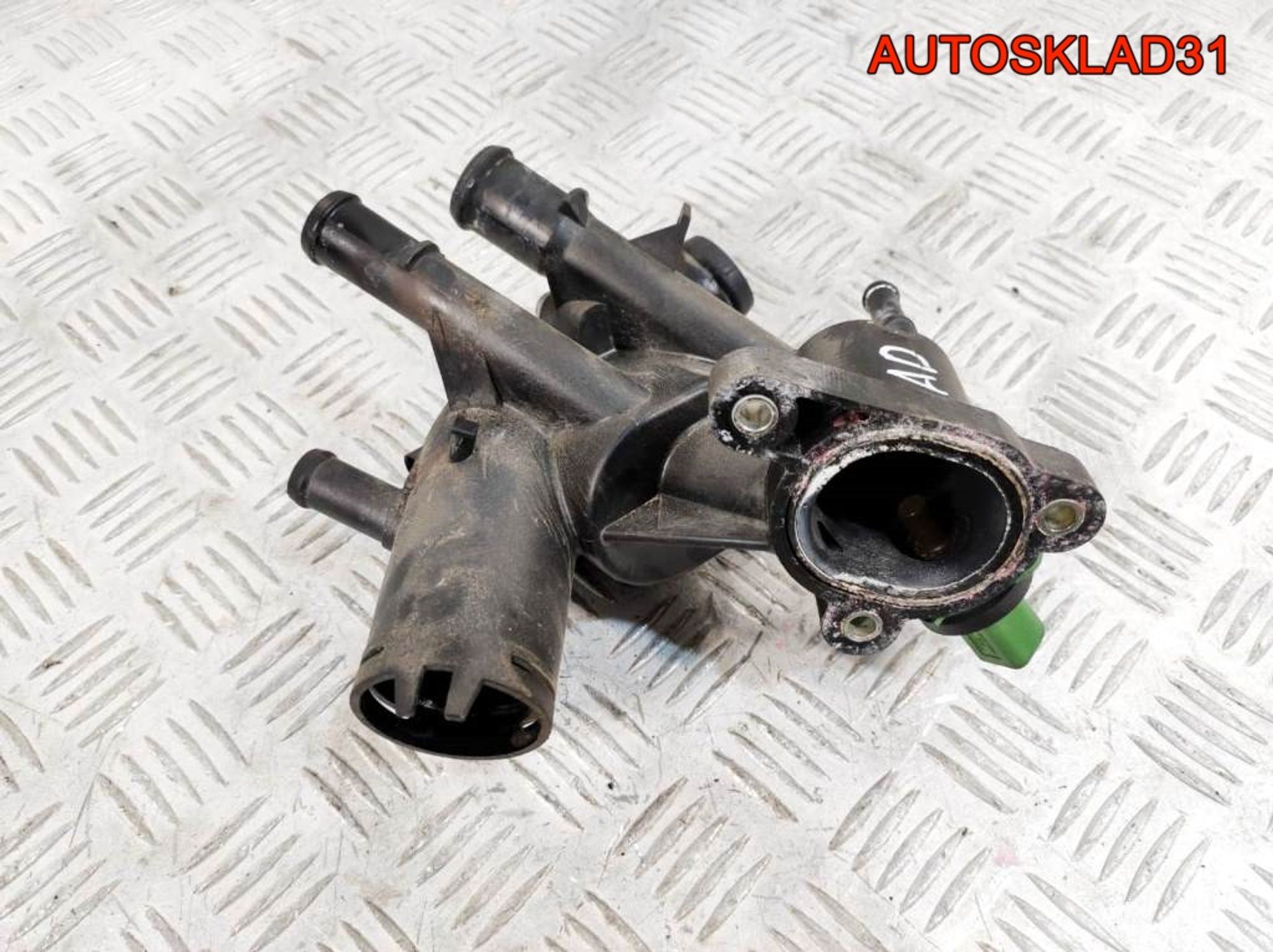 Корпус термостата VW Golf 4 1,6 BAD Бензин 032121111CF, 1800 рублей, Дубовое