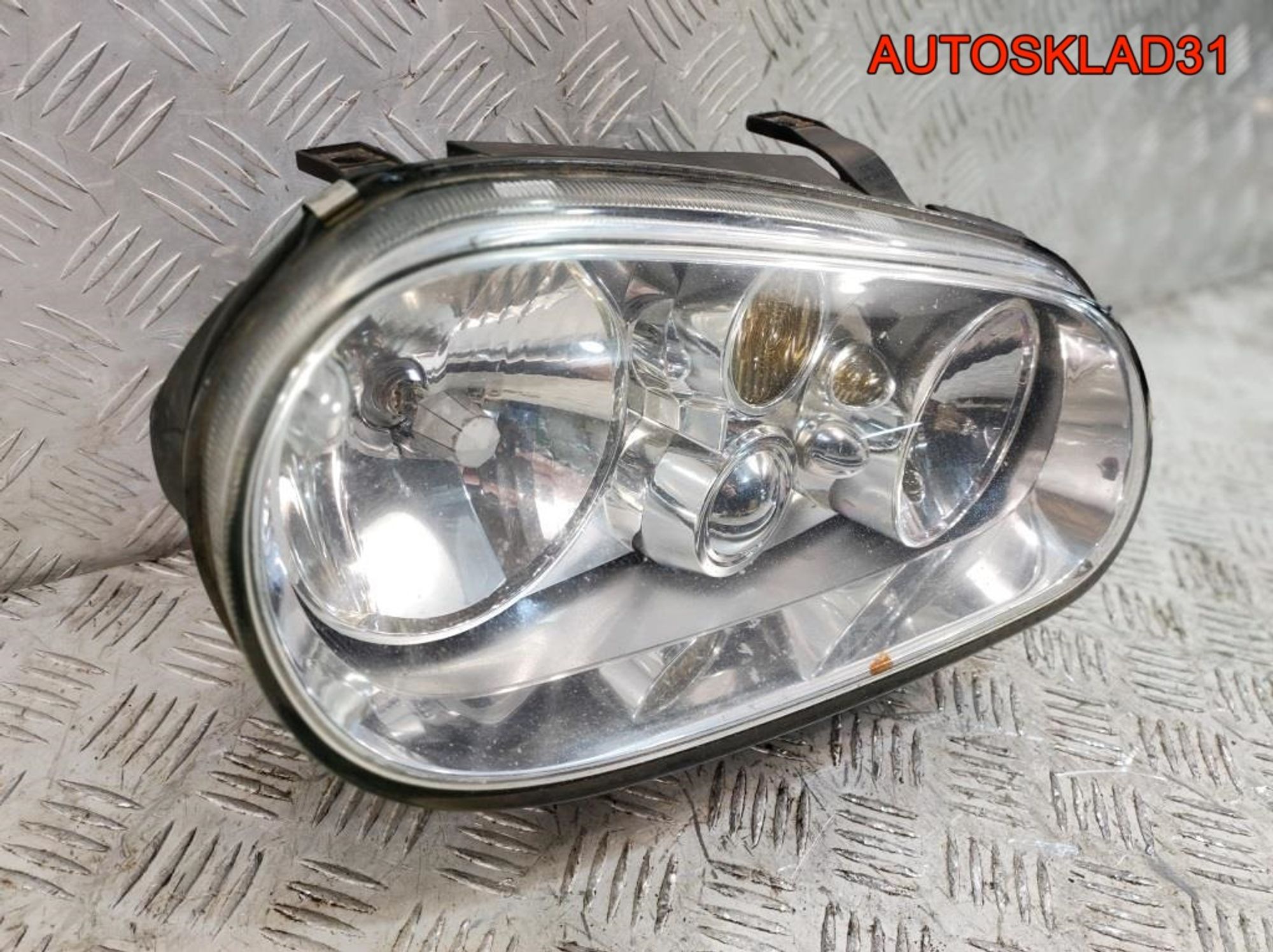 Фара правая Hella VW Golf 4 150146001, 6500 рублей, Дубовое