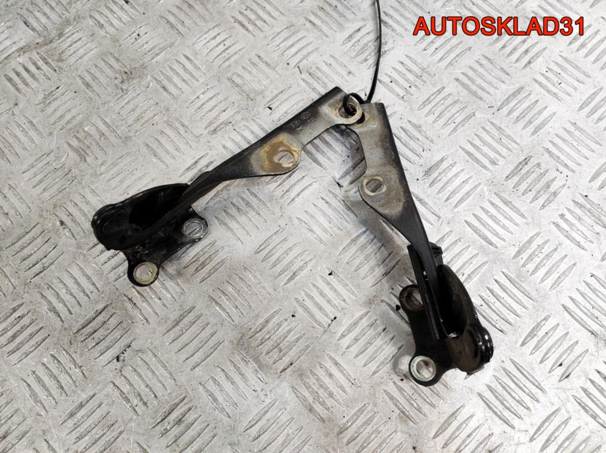 Петля капота правая Hyundai Getz 791201C000, 2700 рублей, Дубовое