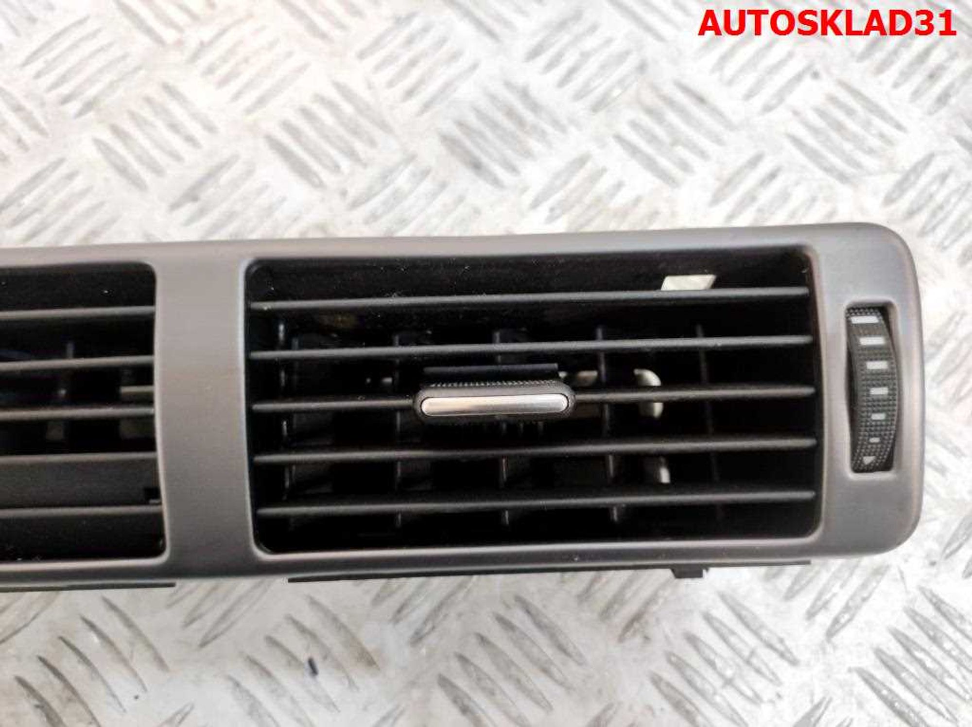 Дефлектор воздушный центральный Audi A6 C5 4B1820951, 2000 рублей, Дубовое