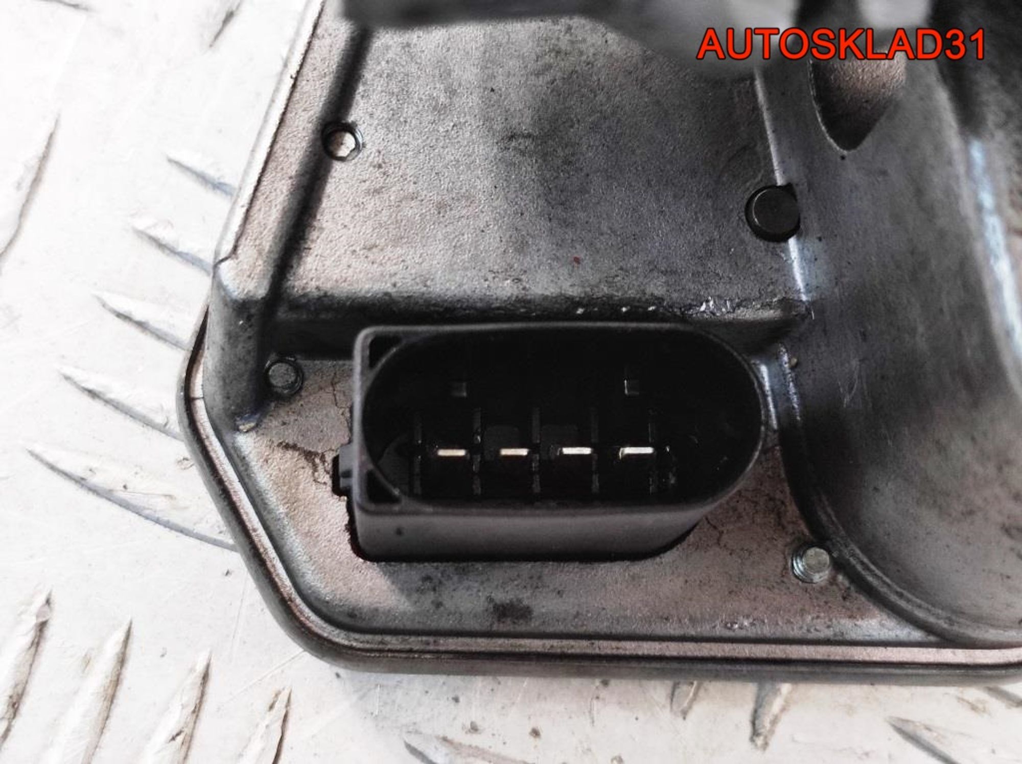 Заслонка дроссельная BMW E90 2.0 N47D20A 13547804373, 1500 рублей, Дубовое