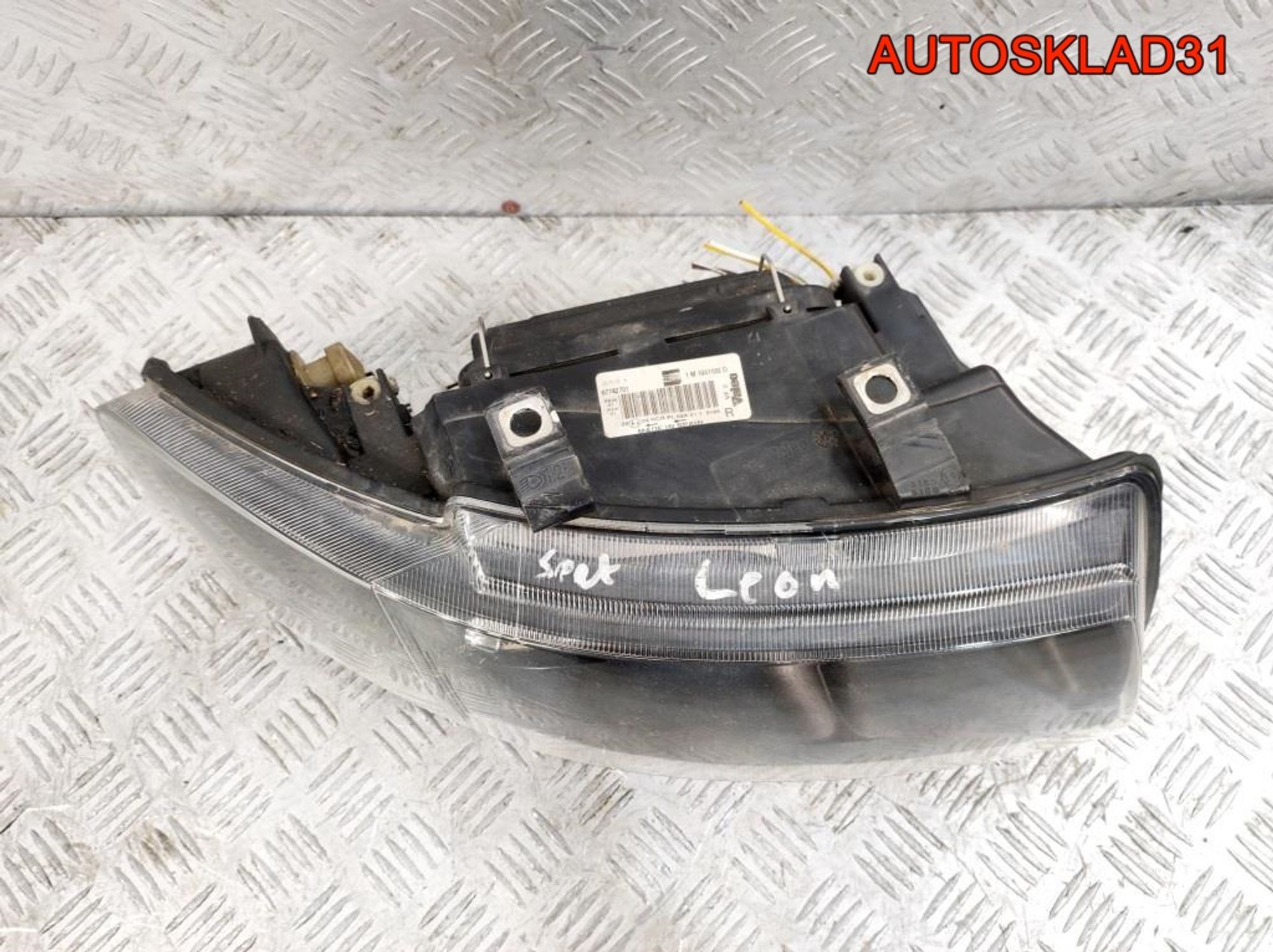 Фара правая Seat Leone 1M1 1M1941002D, 5000 рублей, Дубовое