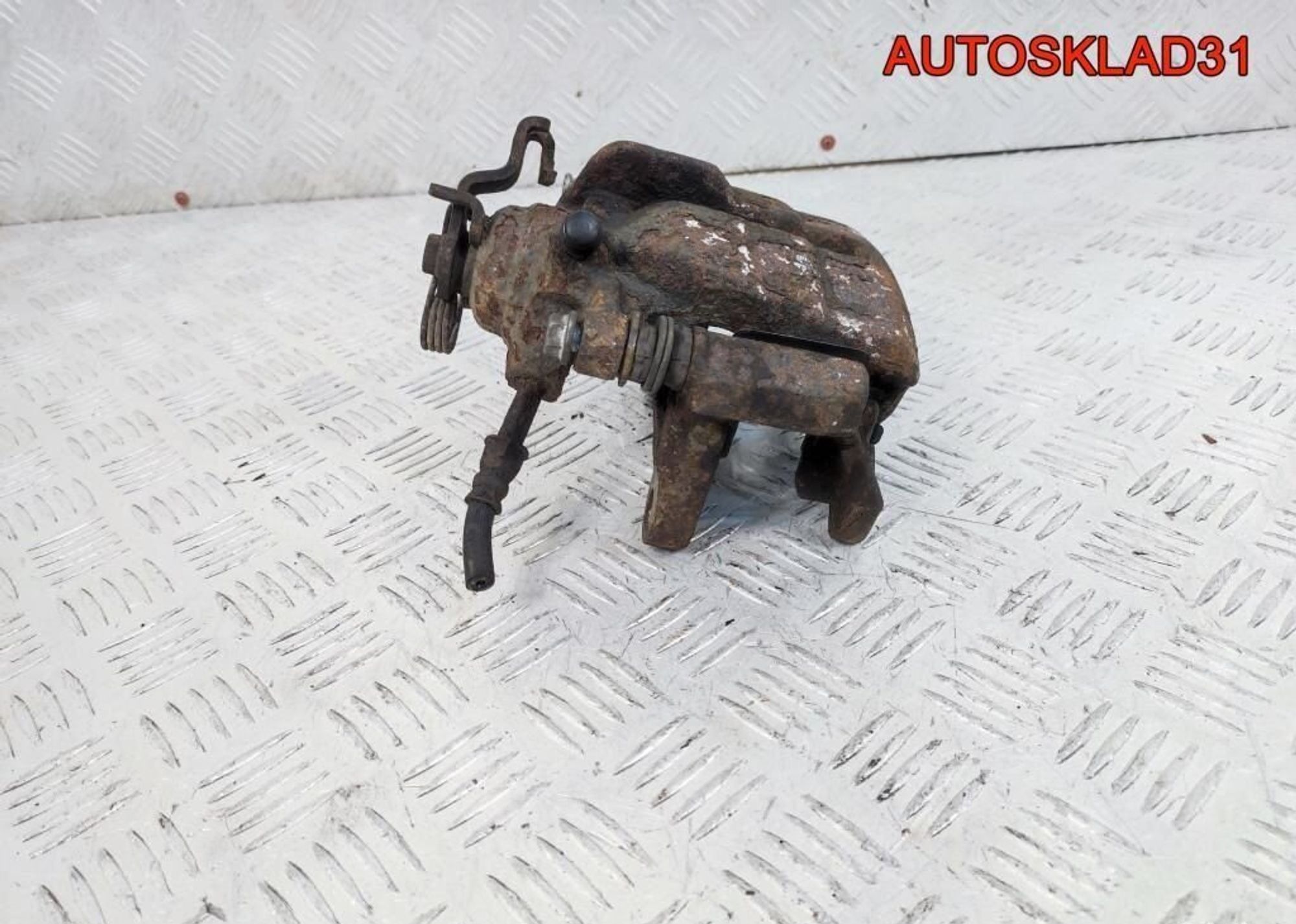 Суппорт тормозной задний левый Volkswagen 7H0615423A, 6000 рублей, Дубовое