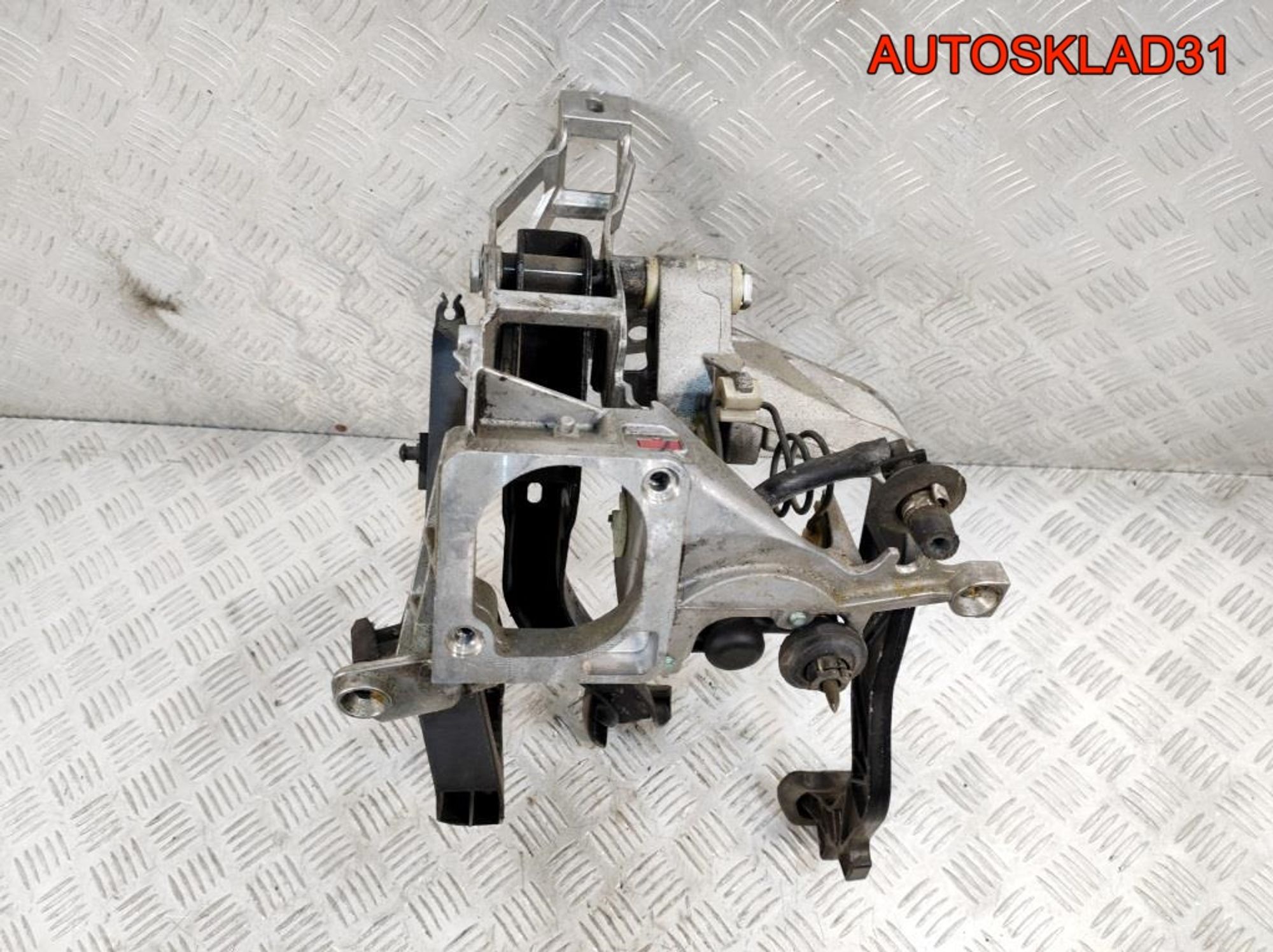 Блок педалей МКПП VW Passat B5 8D1721117D, 3600 рублей, Дубовое