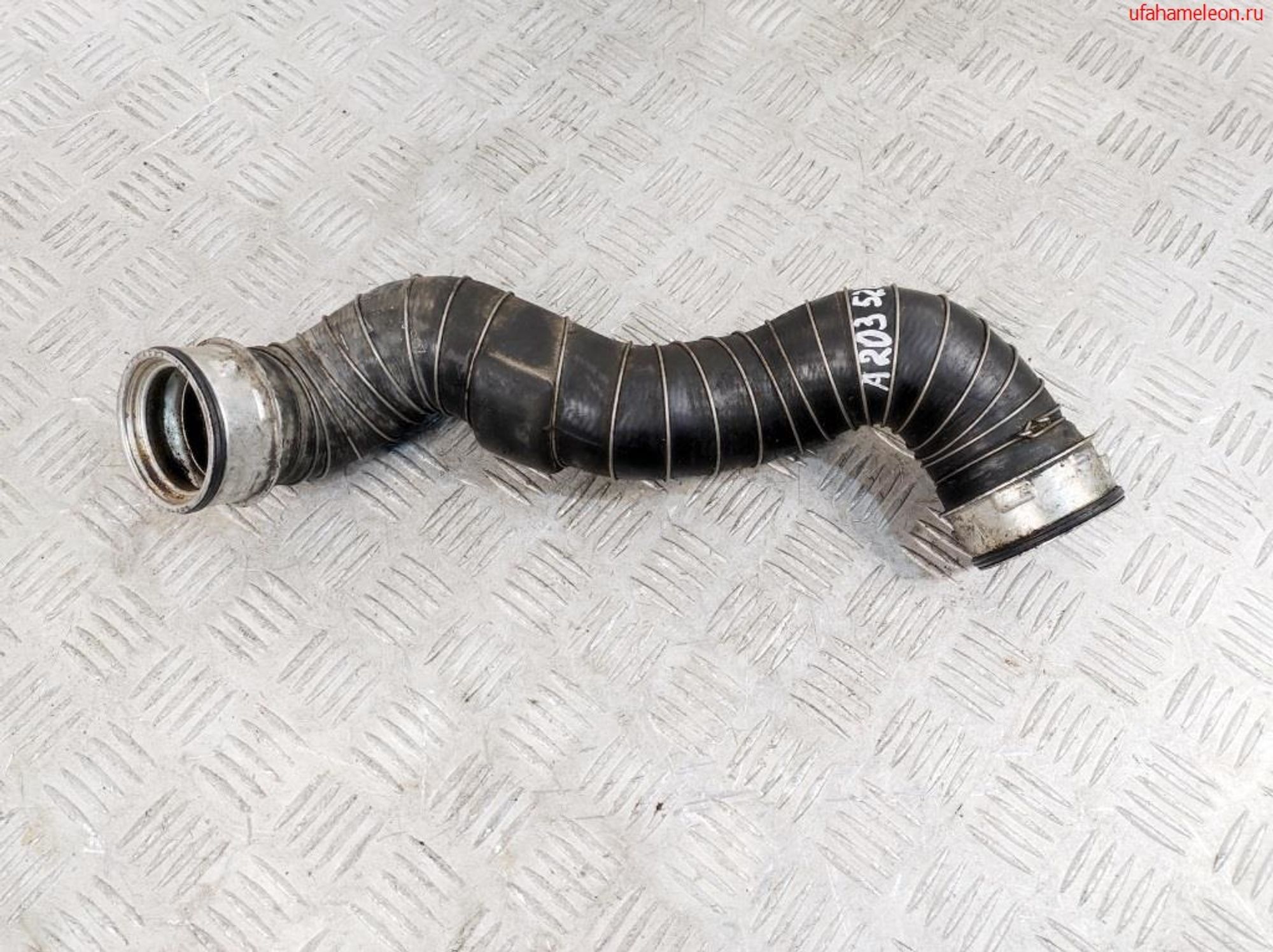 Патрубок интеркулера Mercedes Benz W203 1,8 Бензин A2035280782, 2500 рублей, Дубовое