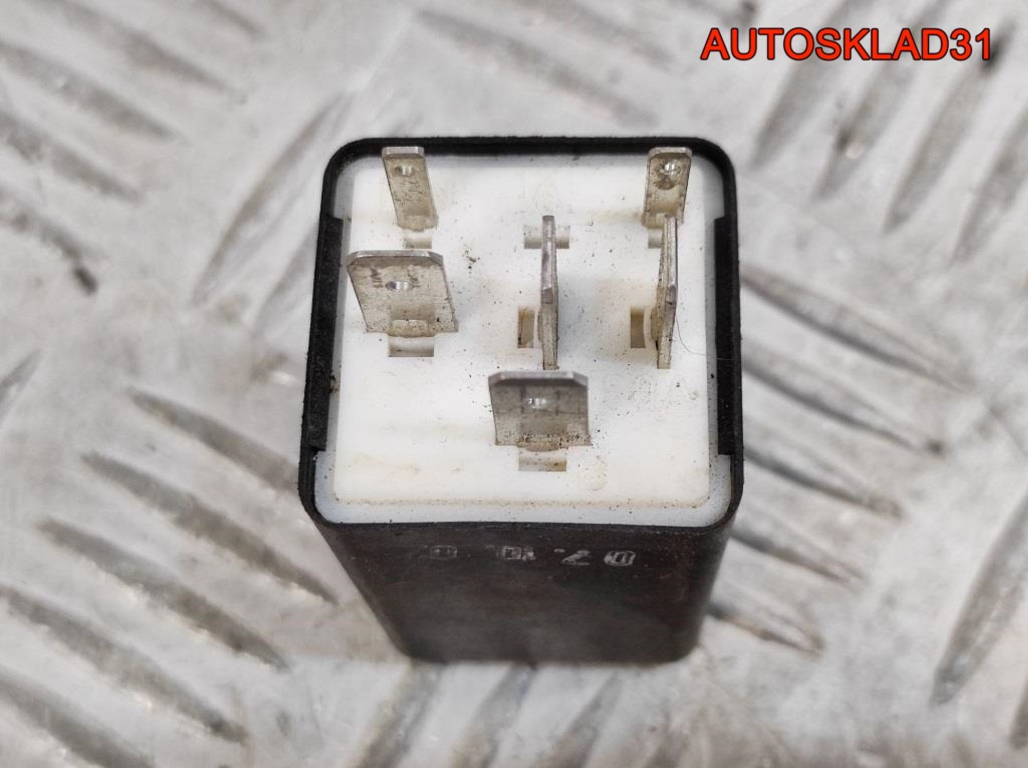 Реле бензонасоса 369 Audi 100 C4 4A0951253, 3000 рублей, Дубовое