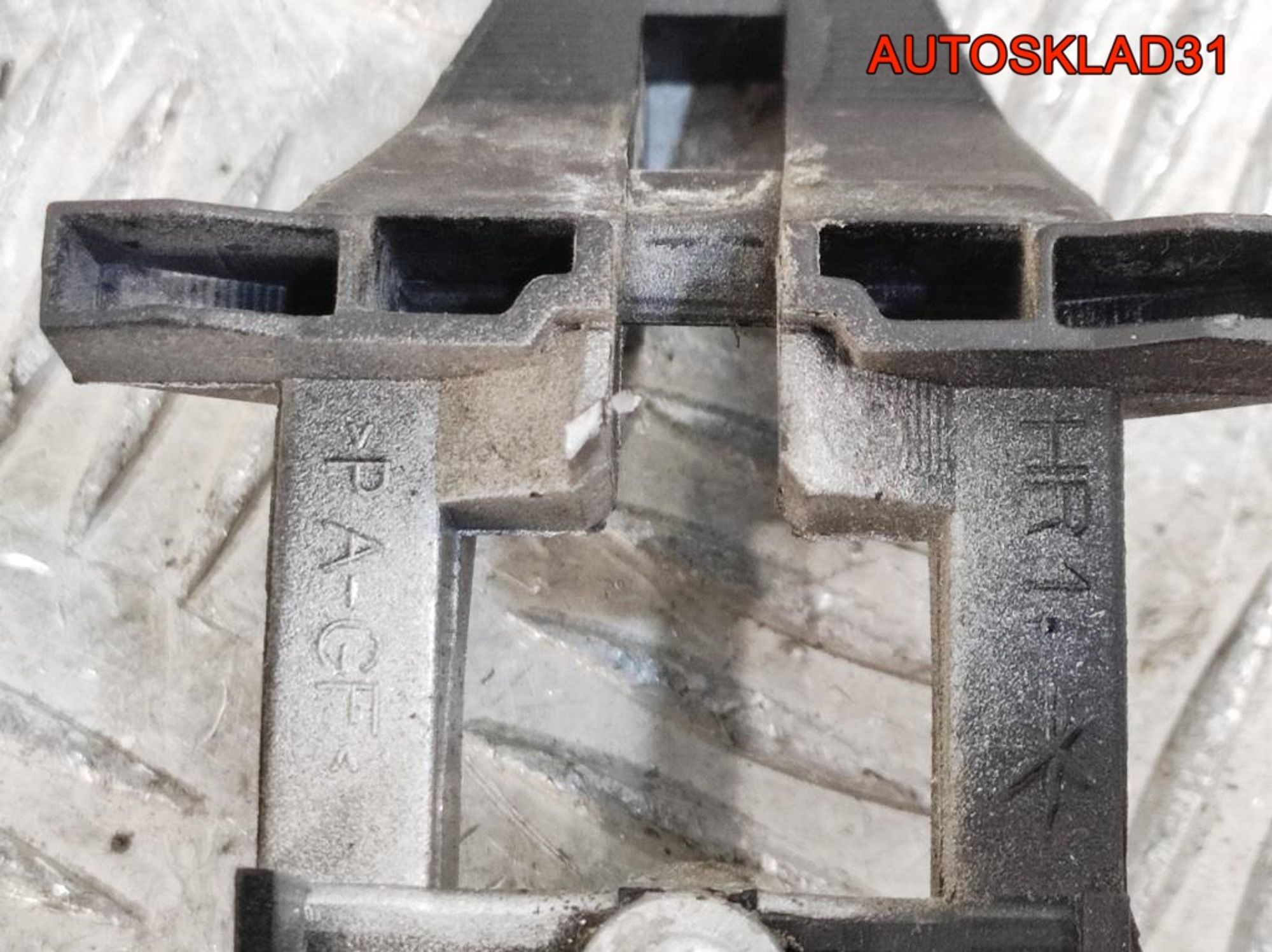 Кронштейн ручки задней правой Mercedes W211, 500 рублей, Дубовое