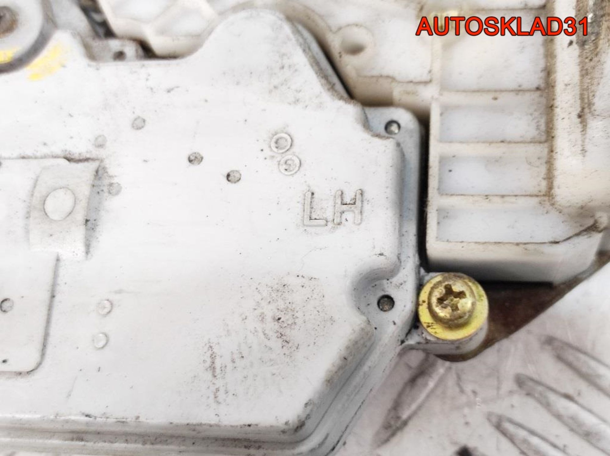 Замок двери задней левой Nissan Primera P11 825032F000, 1000 рублей, Дубовое