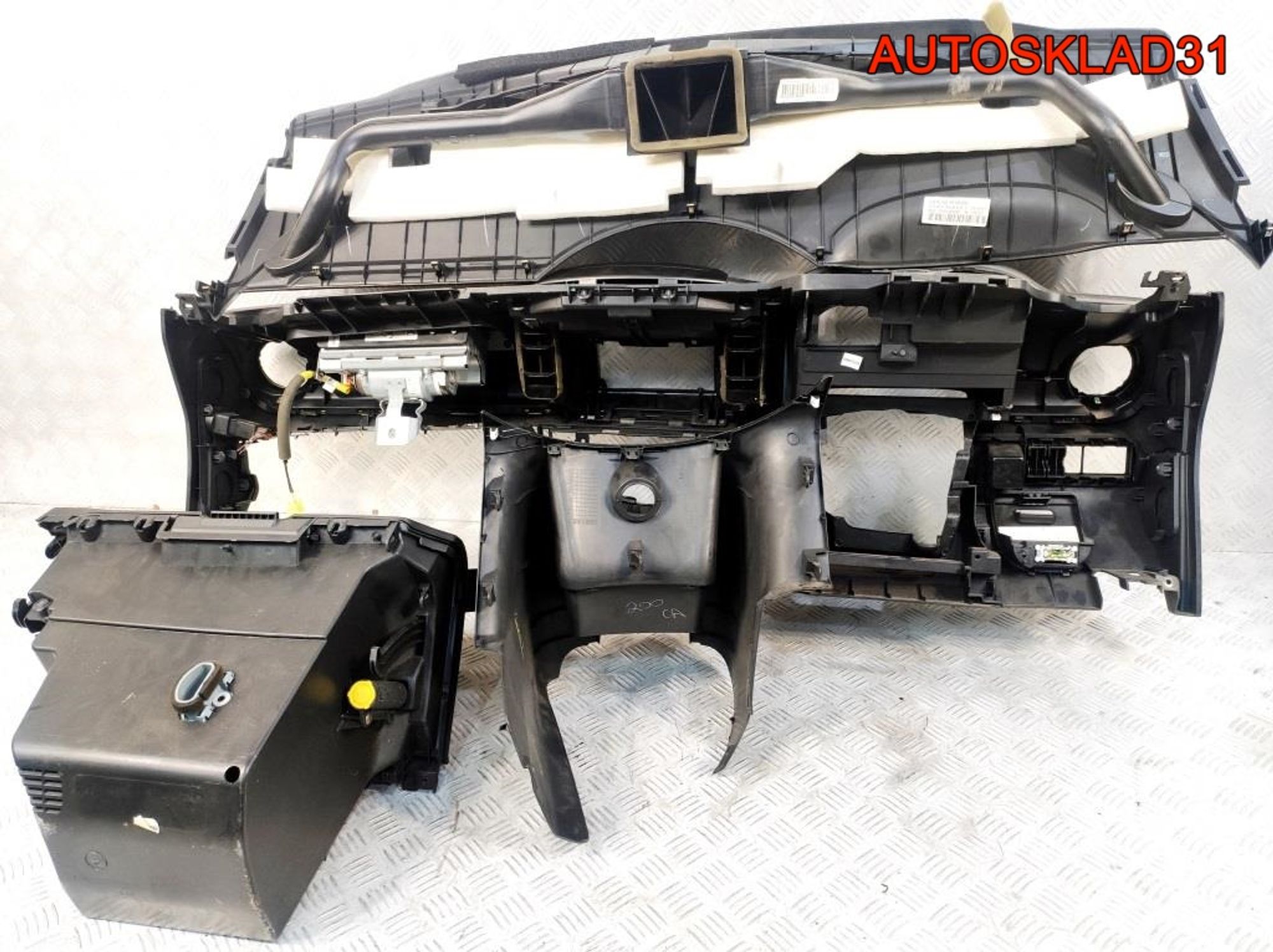 Торпедо Голое Nissan Note E11 Не востановленная, 32400 рублей, Дубовое