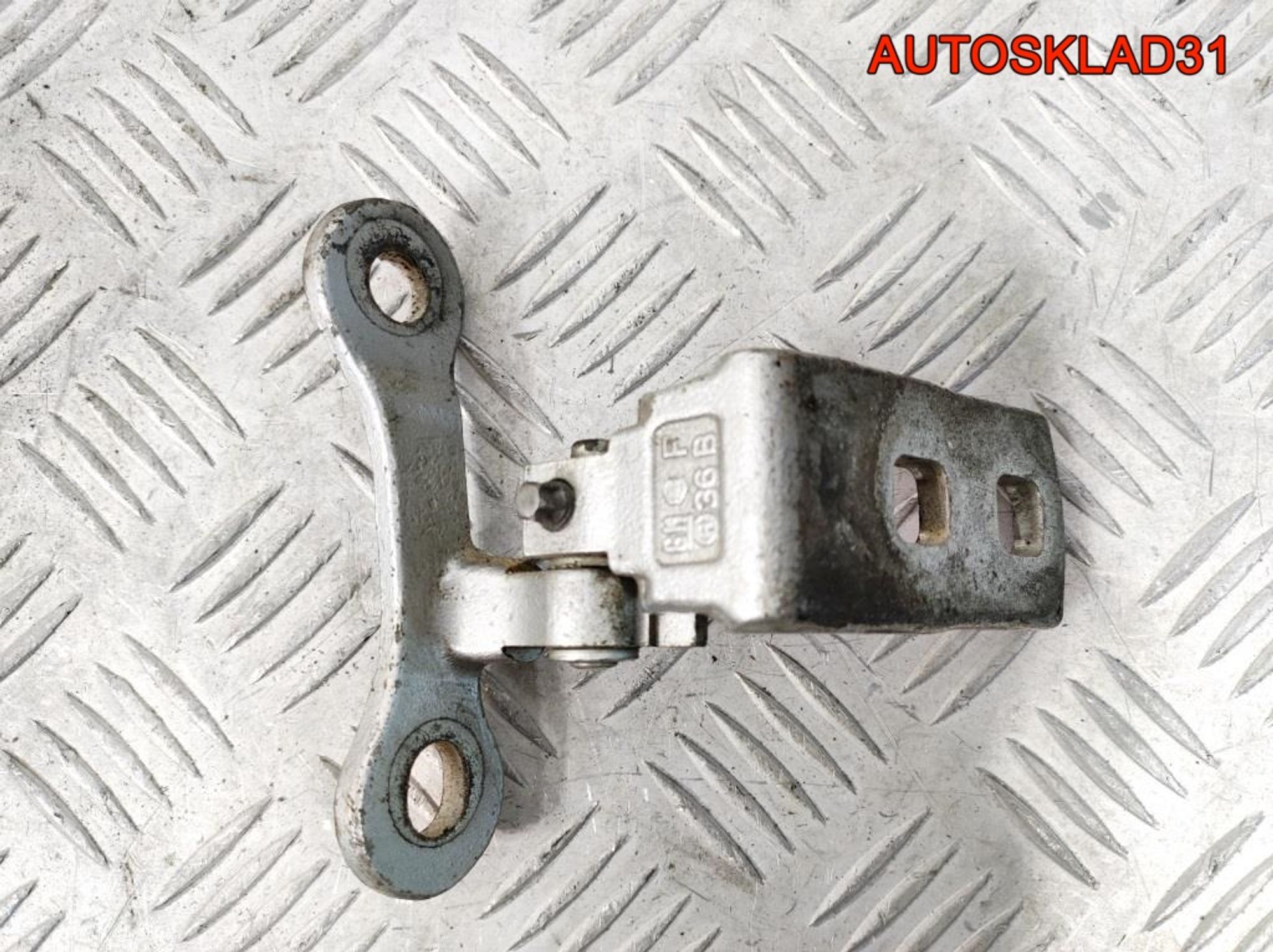 Петля двери передней правой нижняя Opel Vectra C, 500 рублей, Дубовое