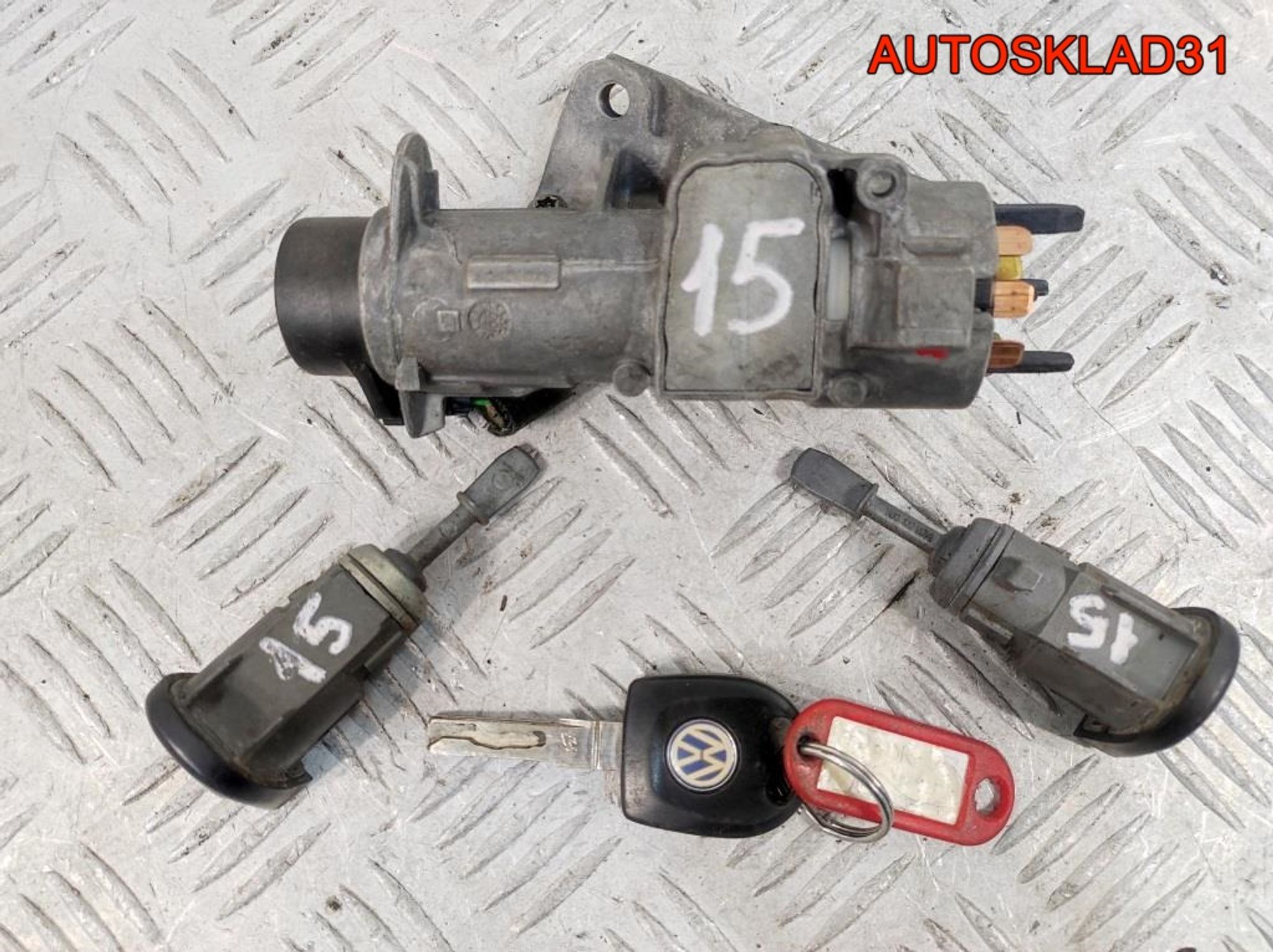 Комплект замок зажигания и личинки с ключом VW Golf 4 4B0905851C, 4100 рублей, Дубовое