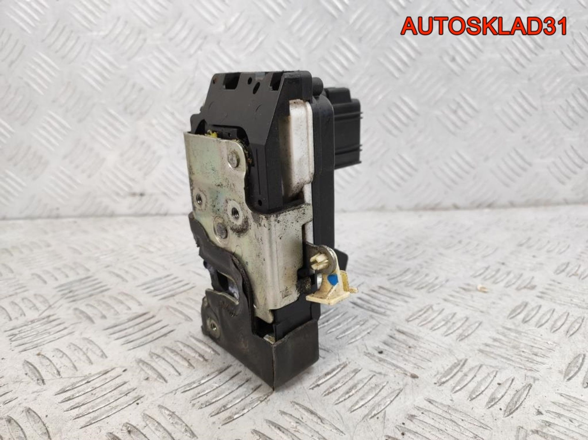https://ycs.partsauto.market/partsauto-images/thmbs/userImages/edda01b21c13eaa6671738306aa09410/part/23b615a5-fb6c-4eae-af3f-fc1436990139_1781620545156.jpg