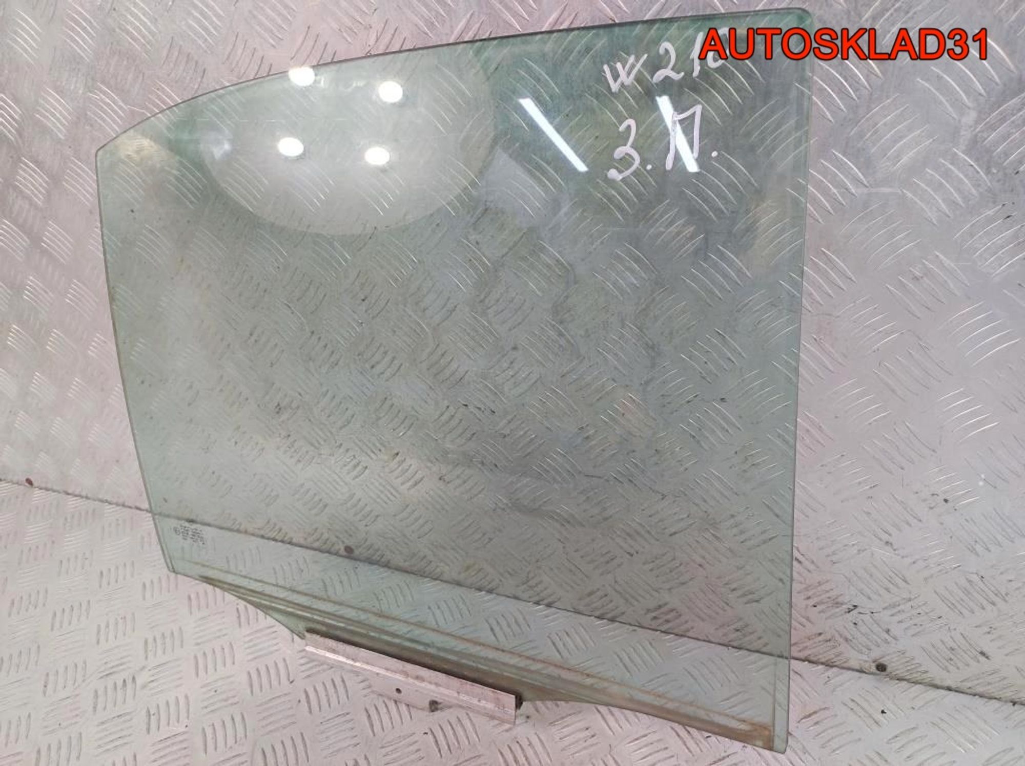 Стекло двери задней правой Mercedes W210 Седан, 900 рублей, Дубовое