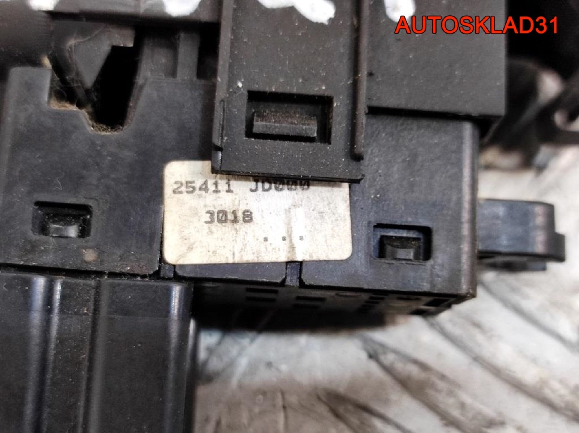 Кнопка стеклоподъемника Nissan Qashqai 25411JD000, 600 рублей, Дубовое