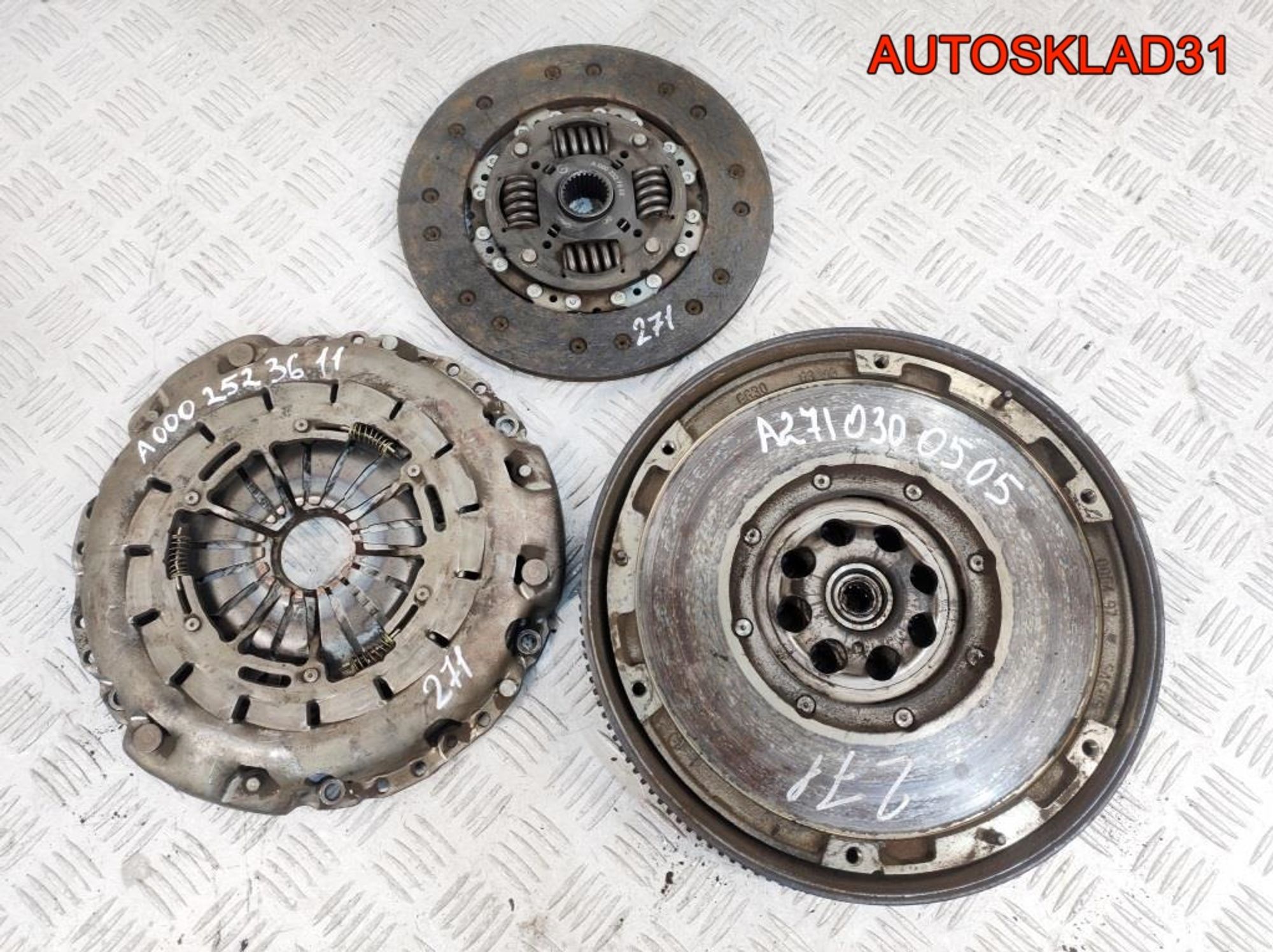 Маховик в сборе со сцеплением Mercedes W203 A2710300505, 14400 рублей, Дубовое