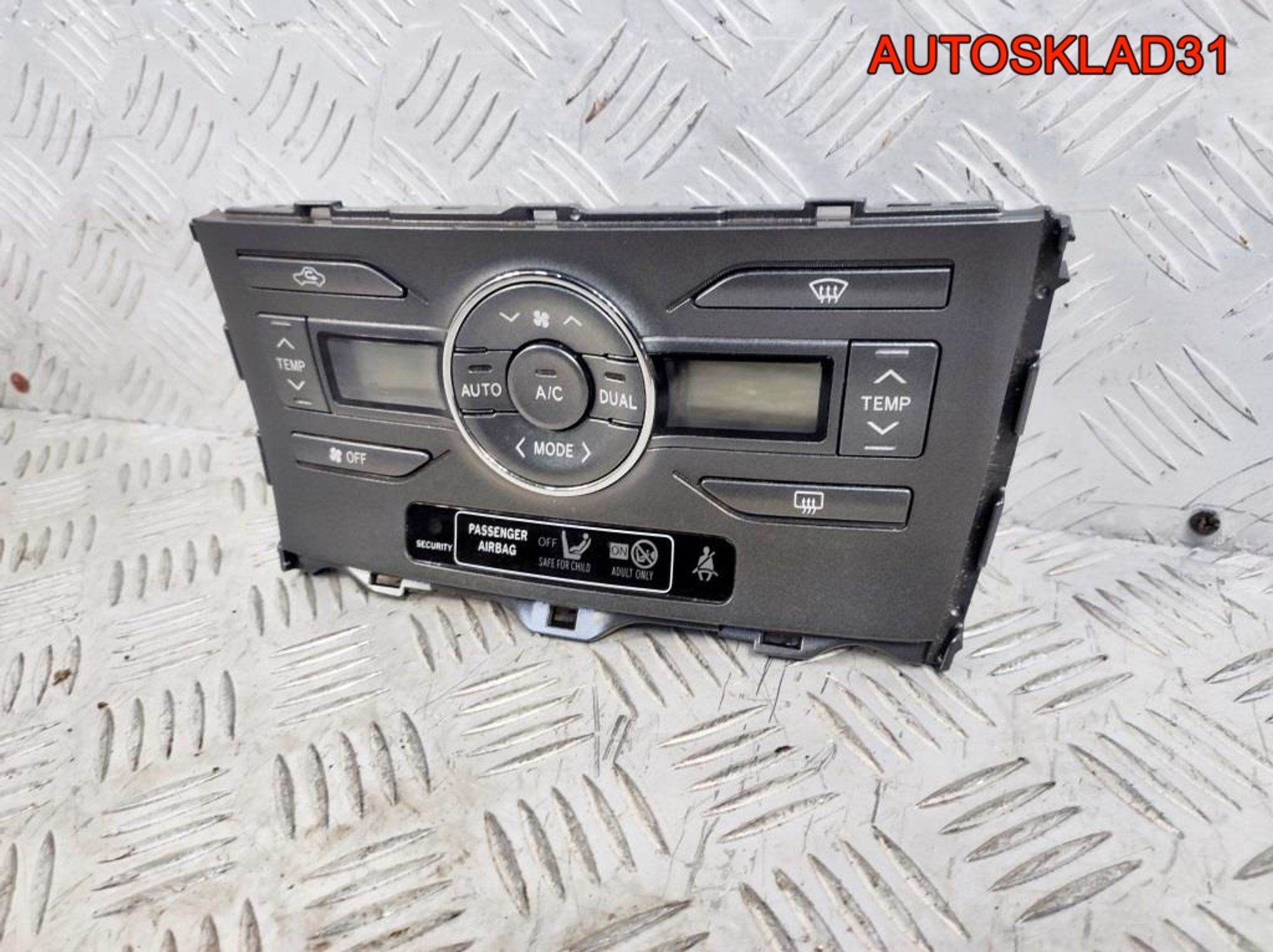 Блок управления климата Toyota Auris 5590012A30, 2500 рублей, Дубовое