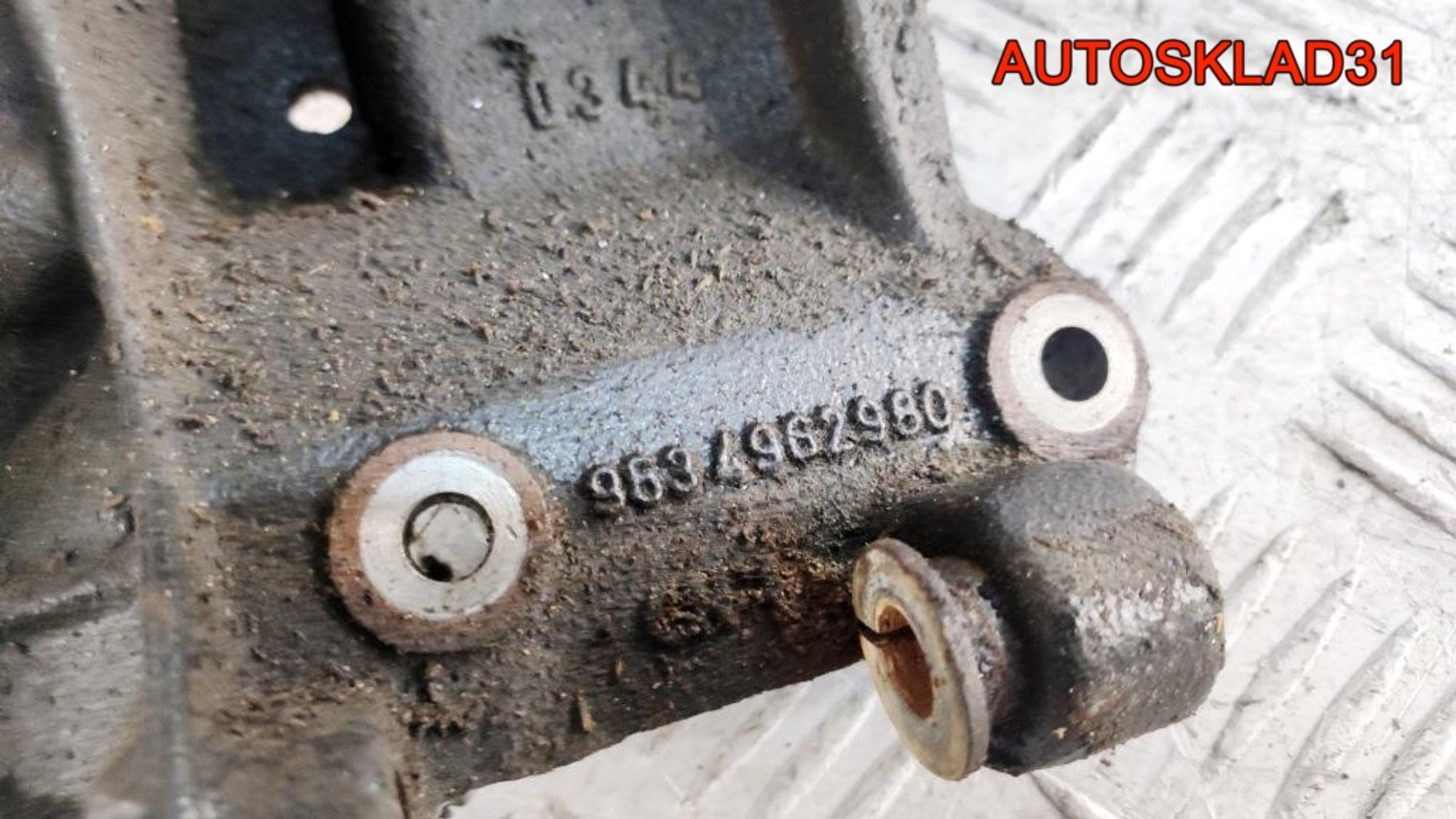 Кронштейн генератора Peugeot 206 1,9 PSA WJY 10DXFR 9634962980, 900 рублей, Дубовое