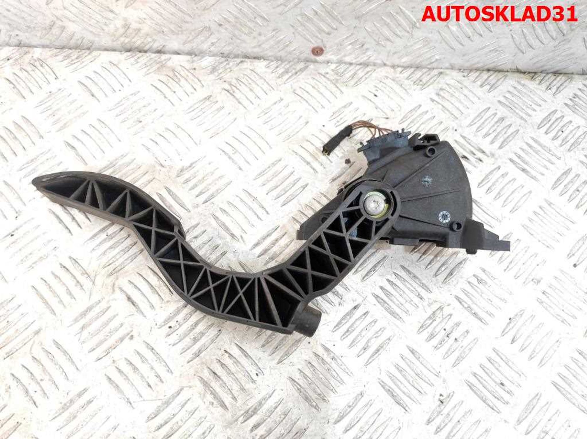 Педаль газа Audi A4 B6 2,0 ALT Бензин 8E1721523A, 1500 рублей, Дубовое