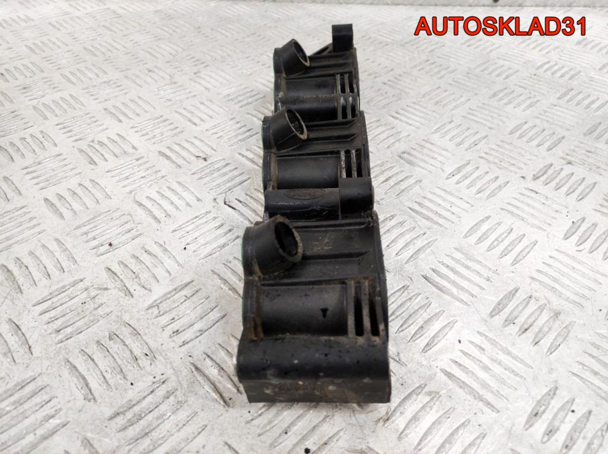 Коллектор впускной Ford Maverick 2 3,0 7KB4 3F1E9K461AC, 900 рублей, Дубовое