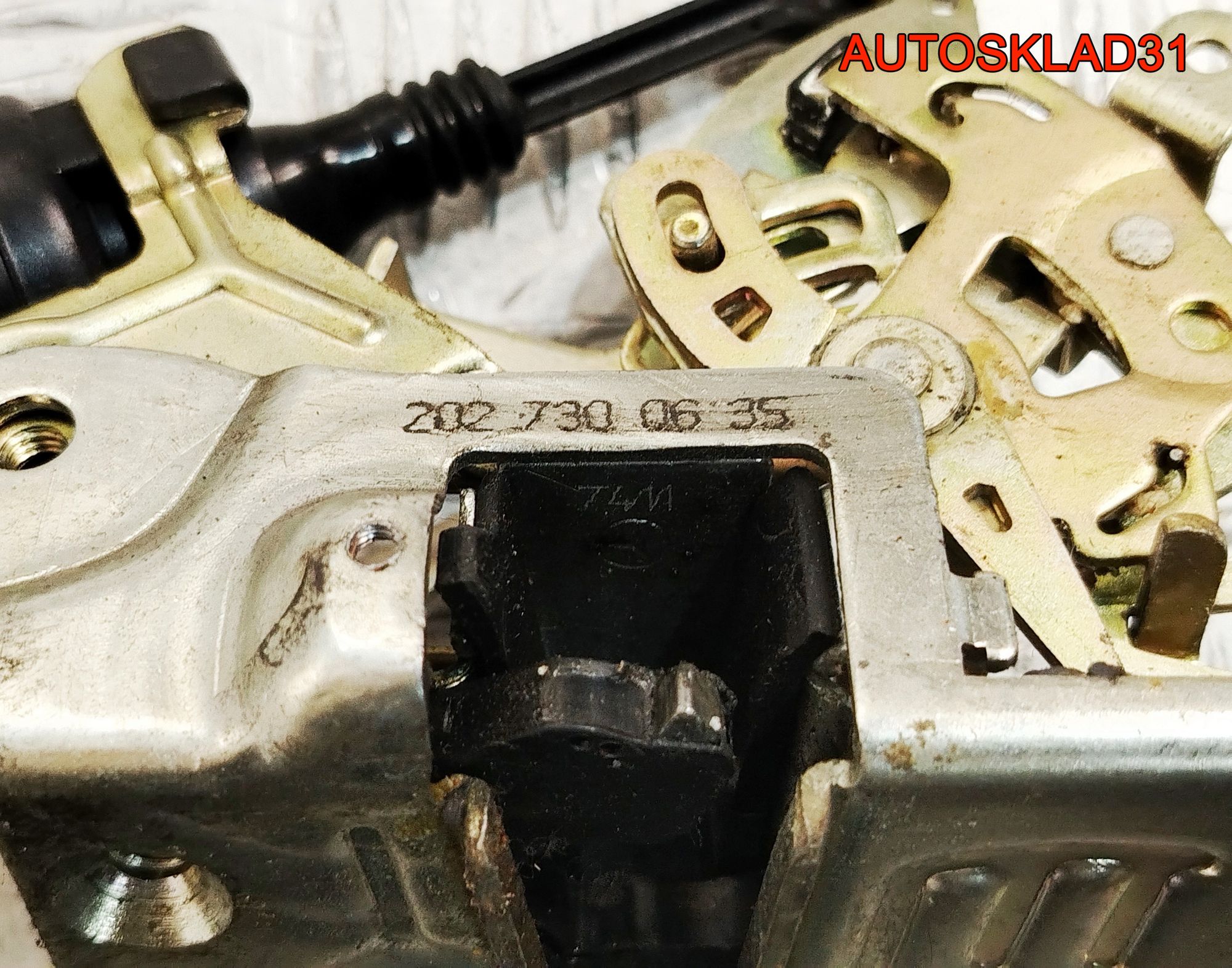 Замок двери задней правой Mercedes Benz W210 A2027300635, 2000 рублей, Дубовое
