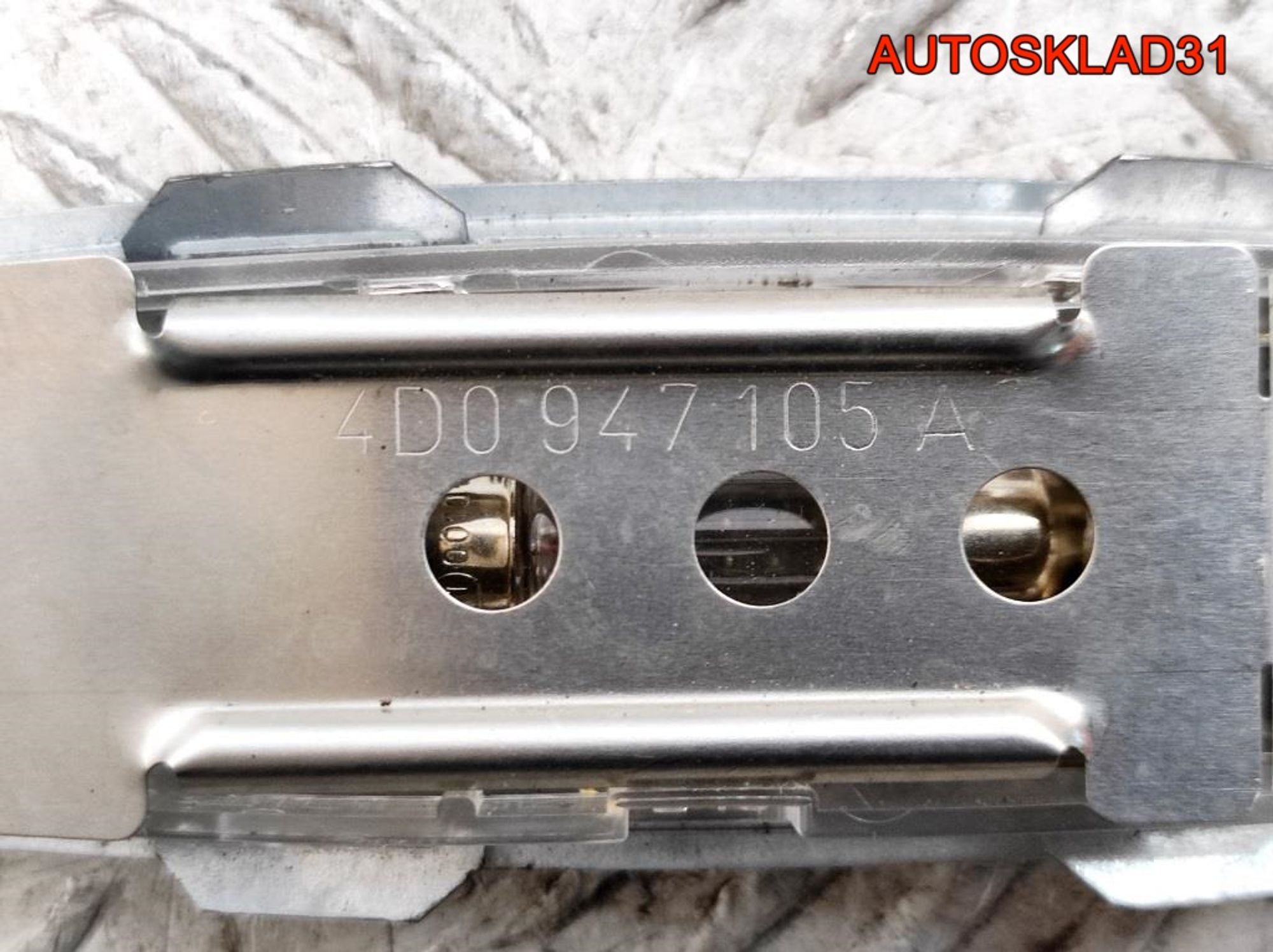 Плафон освещения салона Audi A6 C5 4D0947105A, 500 рублей, Дубовое