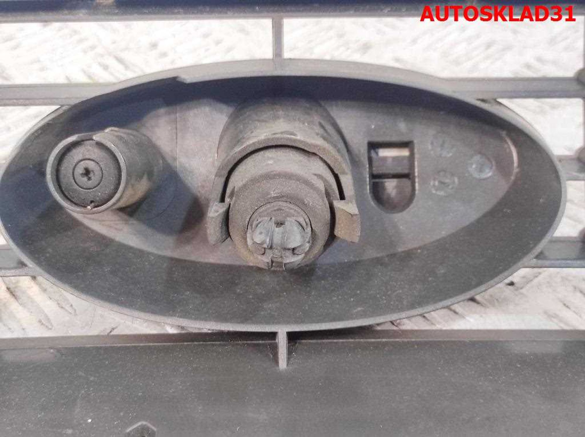 Решетка радиатора Ford Focus 2 8M518200BD, 2000 рублей, Дубовое
