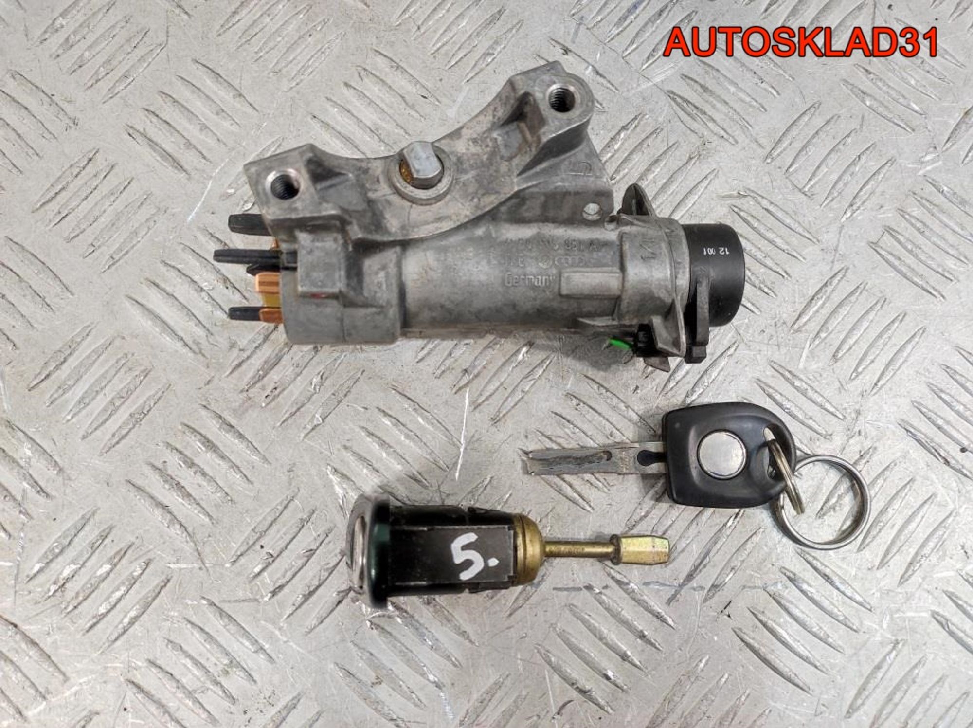 Комплект замок зажигания и личинки с ключом VW Passat B5 4B0905851A, 4100 рублей, Дубовое