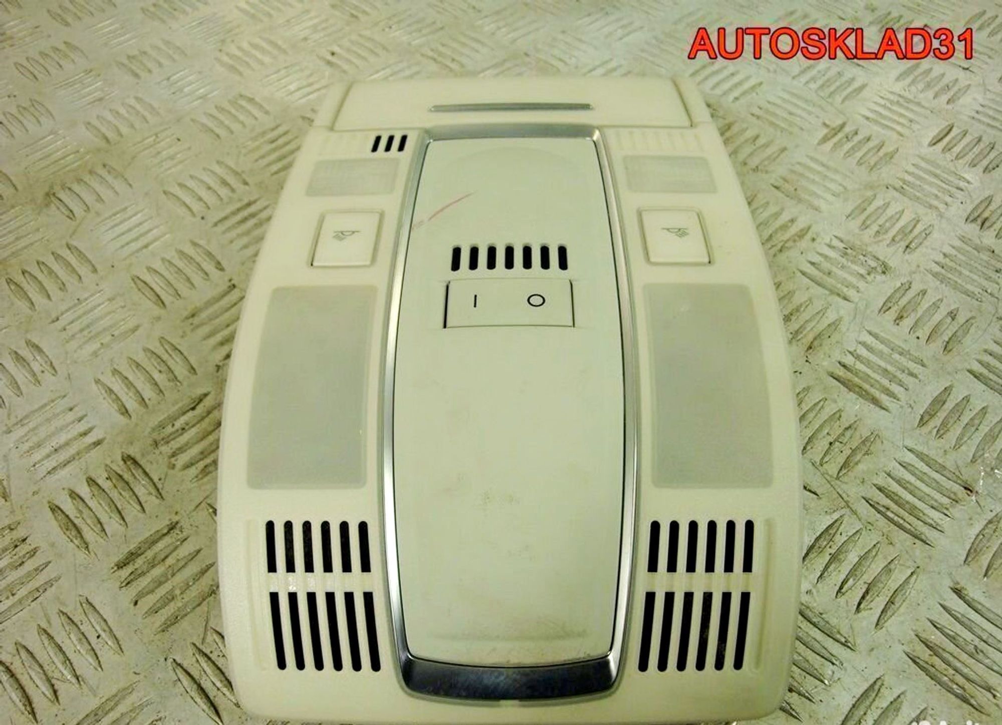 Плафон освещения салона Audi A6 C6 4F0947135J, 1700 рублей, Дубовое