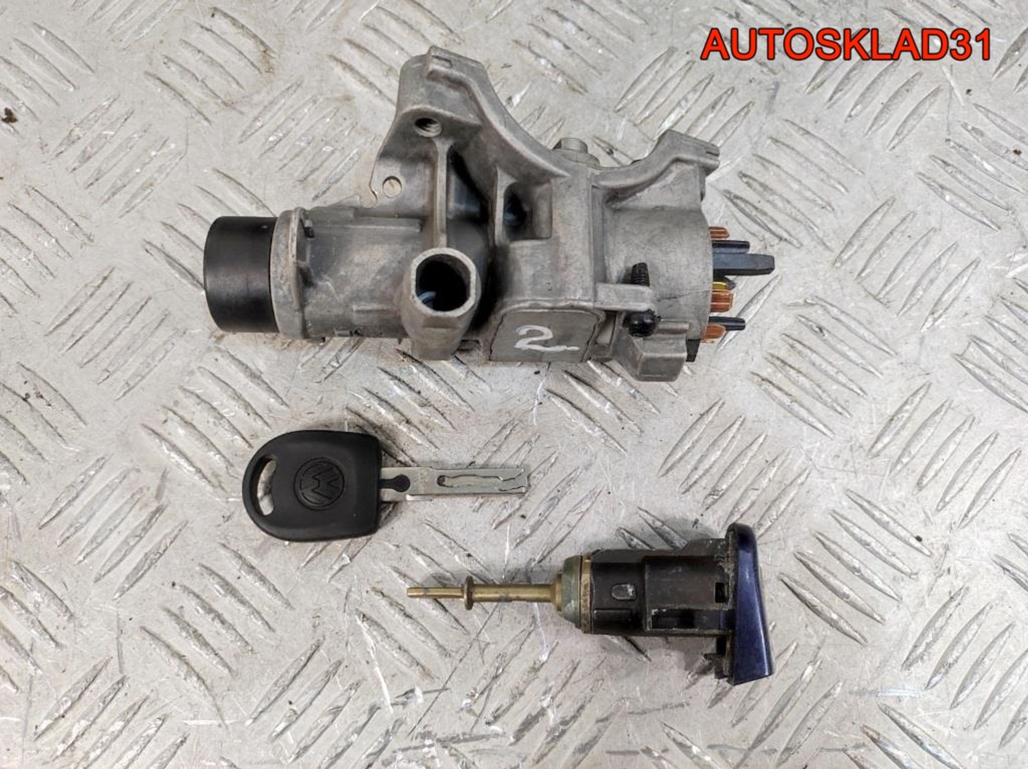 Комплект замок зажигания и личинки с ключом VW Passat B5 4B0905851, 3600 рублей, Дубовое