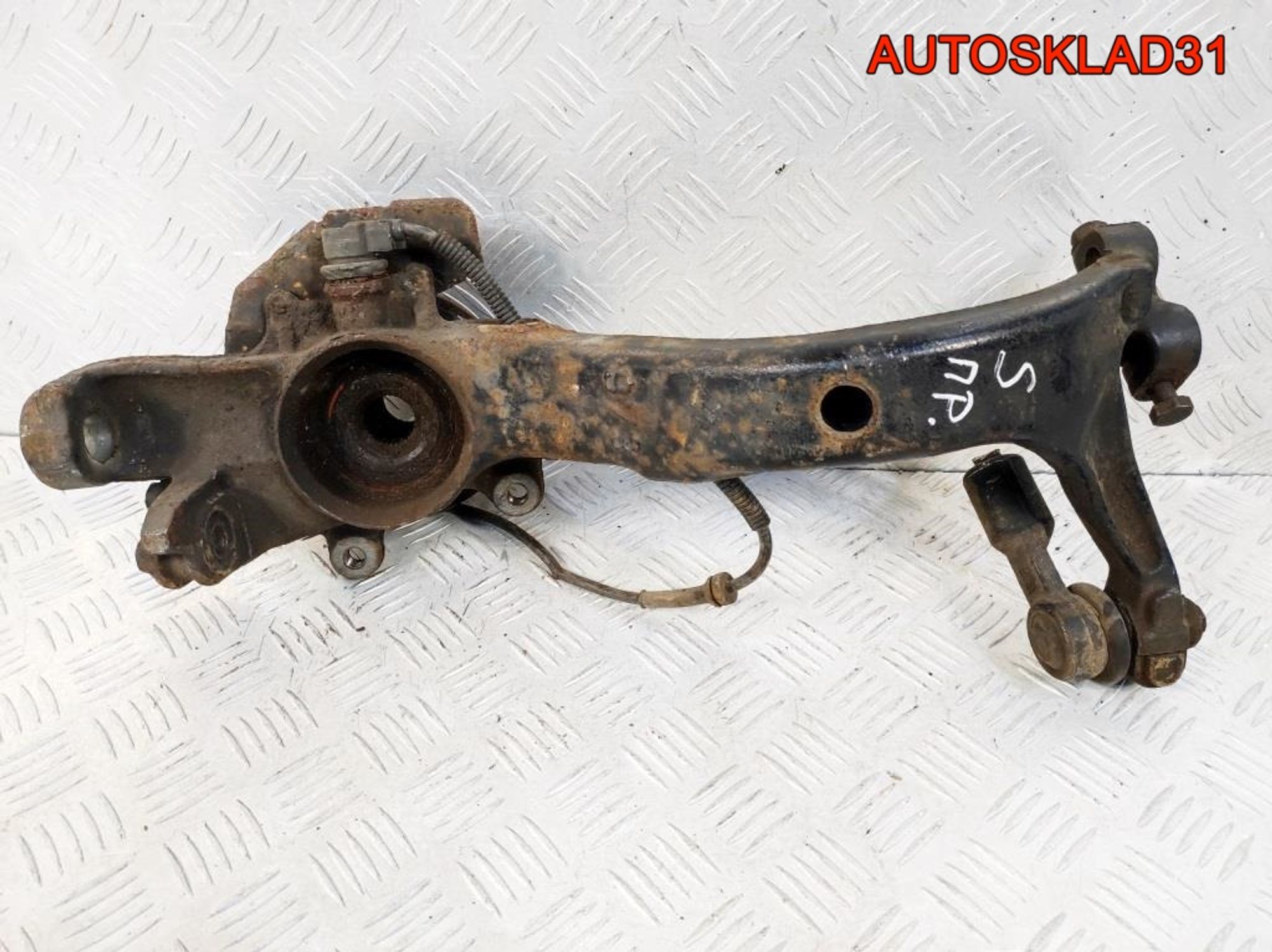 Кулак передний правый VW Passat B5 8D0407258S, 1200 рублей, Дубовое