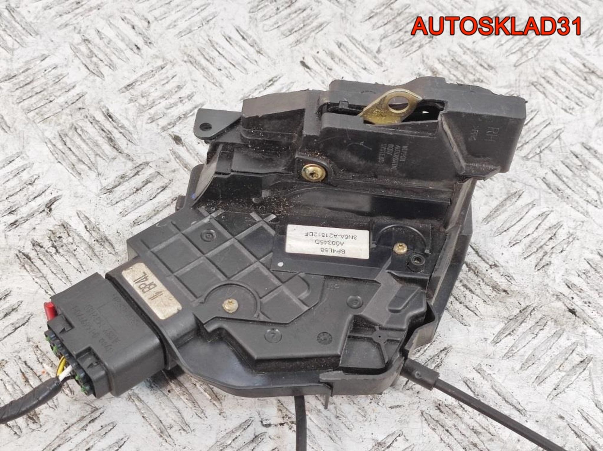 Замок двери передней правой Mazda 3 BK 3N6AA12812DF, 3500 рублей, Дубовое