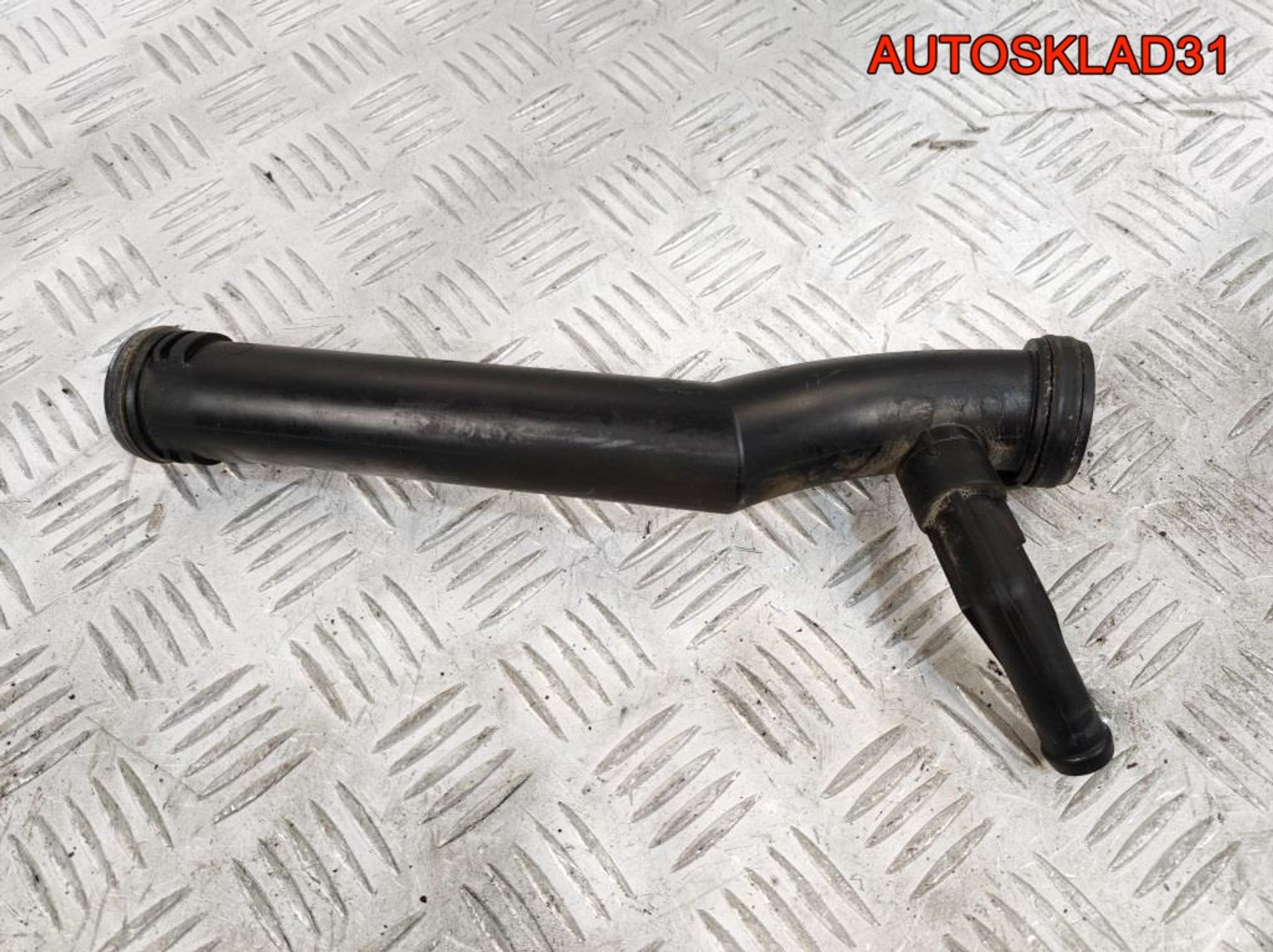 Трубка системы охлаждения VW Polo 4 1,2 Бензин 03E121026B, 900 рублей, Дубовое