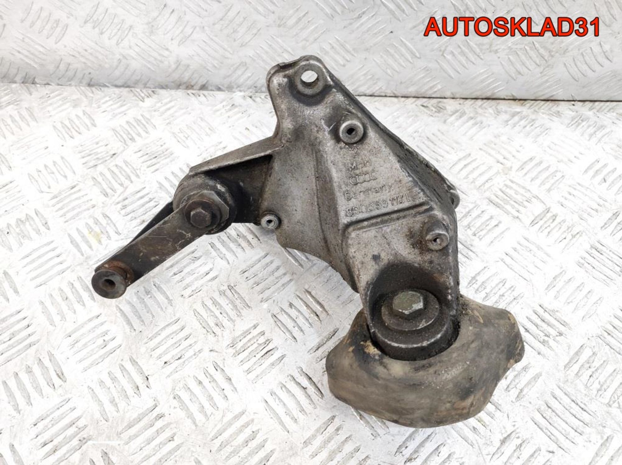 Кронштейн МКПП правый Audi A4 B5  1,8 Бензин 8D0399114L, 2000 рублей, Дубовое