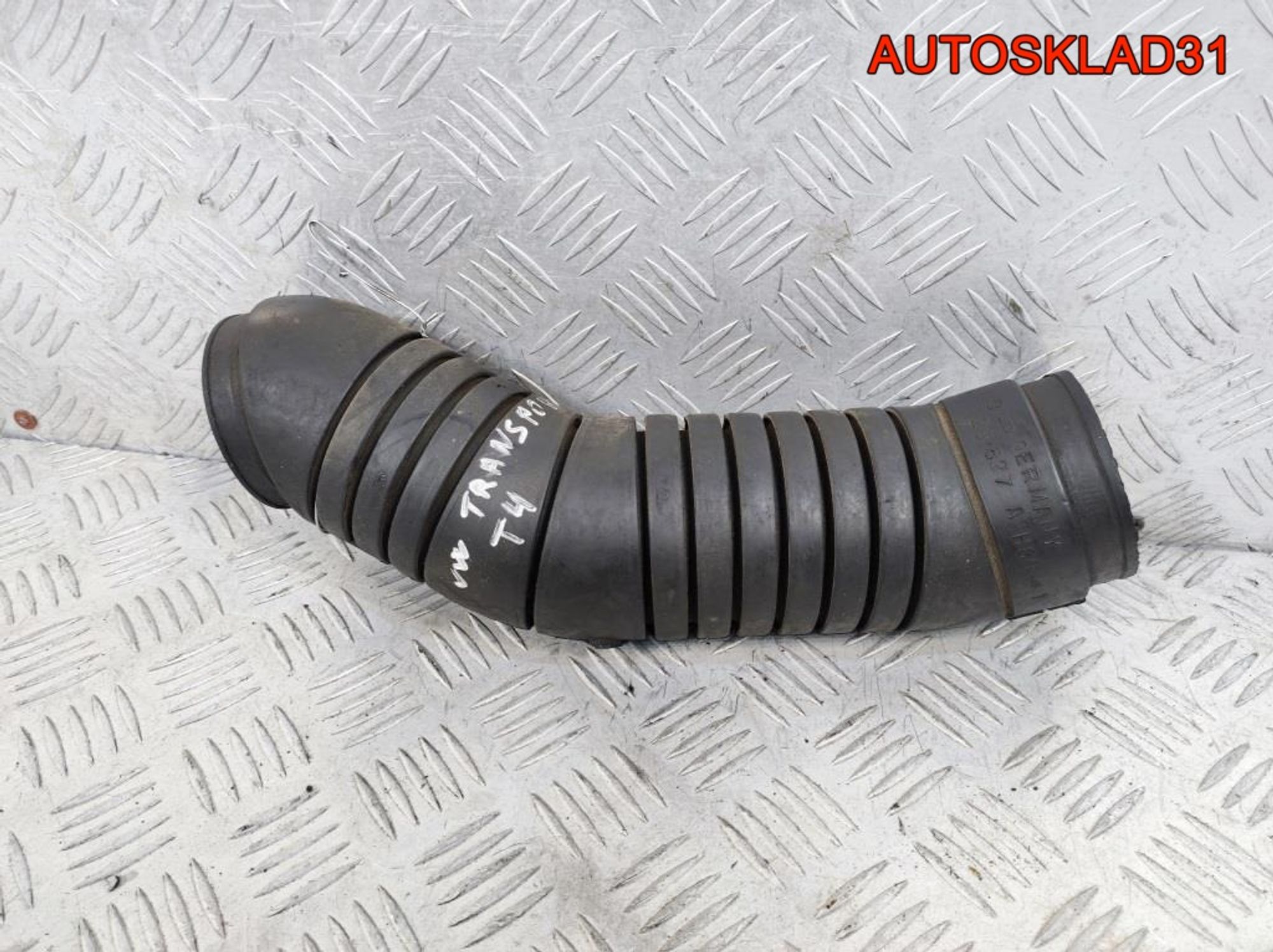 Патрубок фильтра VW Transporter T4 028129627A, 1000 рублей, Дубовое