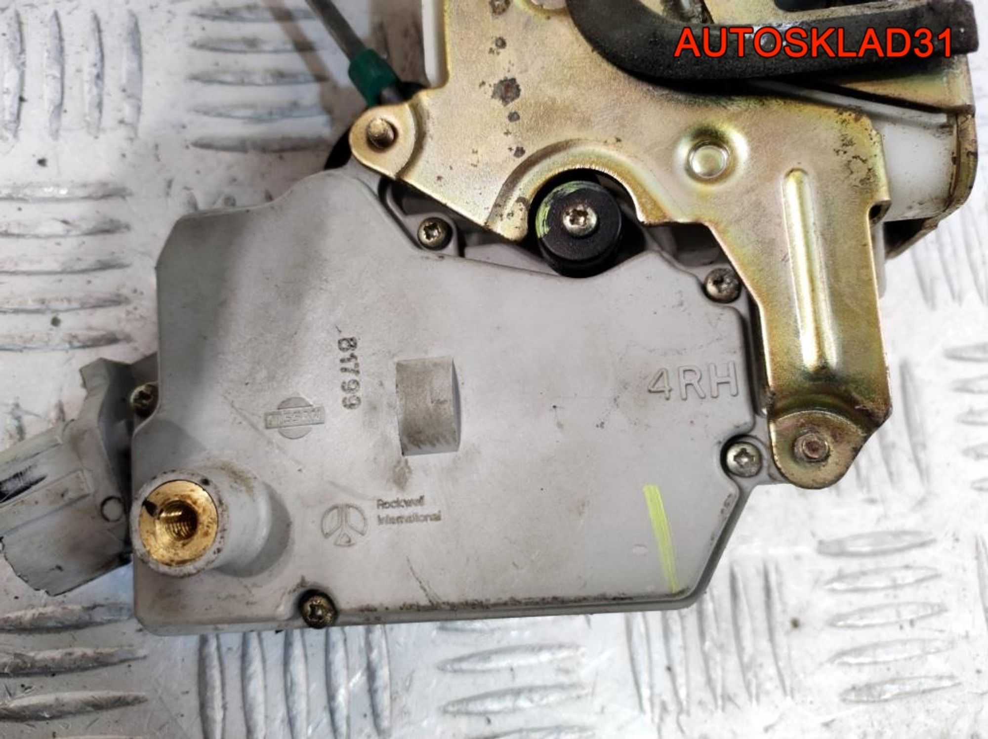 Замок двери передней правой Nissan Primera P11 805022F915, 1500 рублей, Дубовое