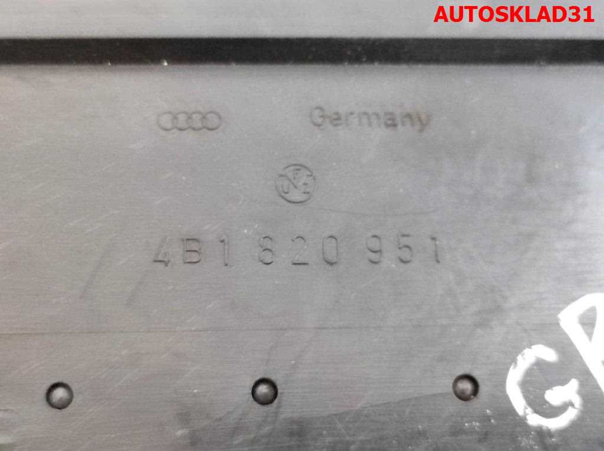 Дефлектор воздушный центральный Audi A6 C5 4B1820951, 2000 рублей, Дубовое