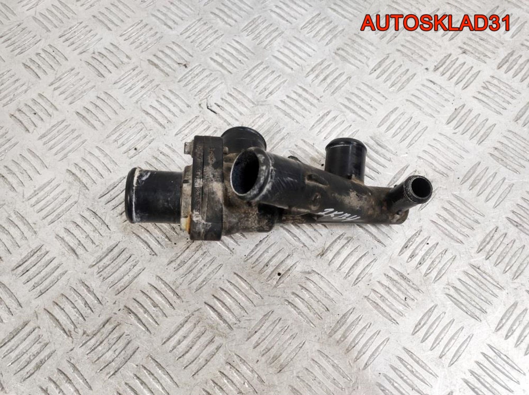 Корпус термостата Ford Maverick 2 3,0 7KB4 2M2E8A587CD, 900 рублей, Дубовое