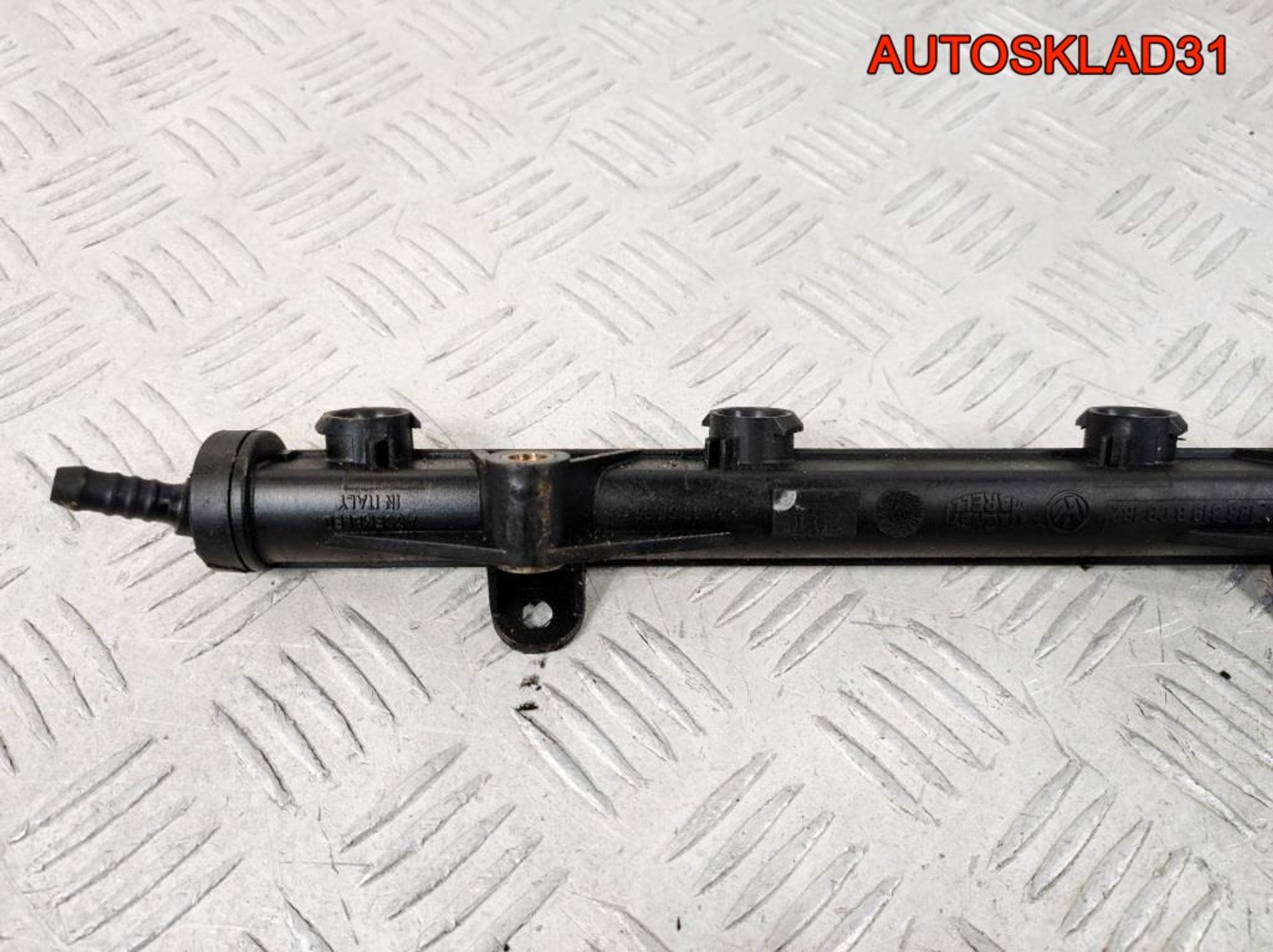 Рейка топливная Skoda Octavia 1,6 AEE 032133319B, 900 рублей, Дубовое