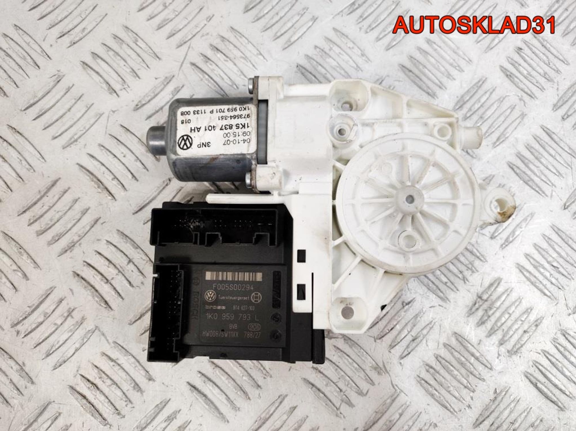 Моторчик стеклоподъемника передний левый VW Golf 5 1K0959701P, 1800 рублей, Дубовое