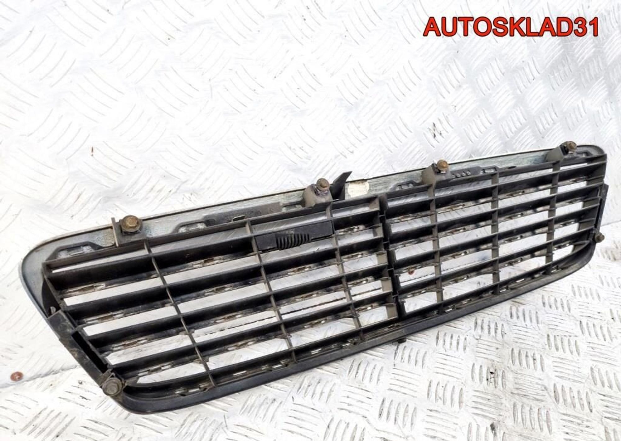Решетка радиатора Mercedes Benz W203 A2038800183, 4900 рублей, Дубовое