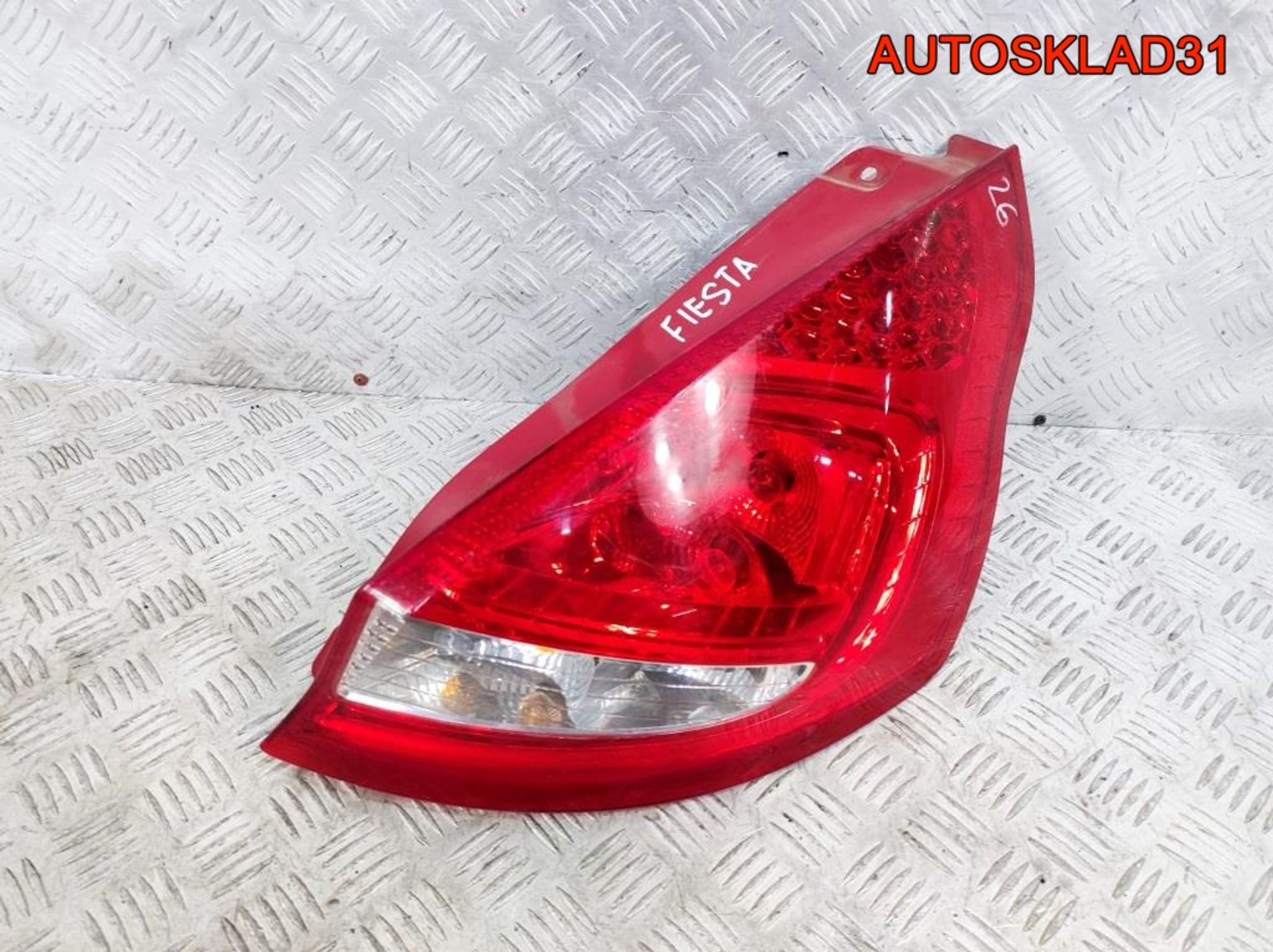 Фонарь задний правый Ford Fiesta 8A6113404AE, 3300 рублей, Дубовое