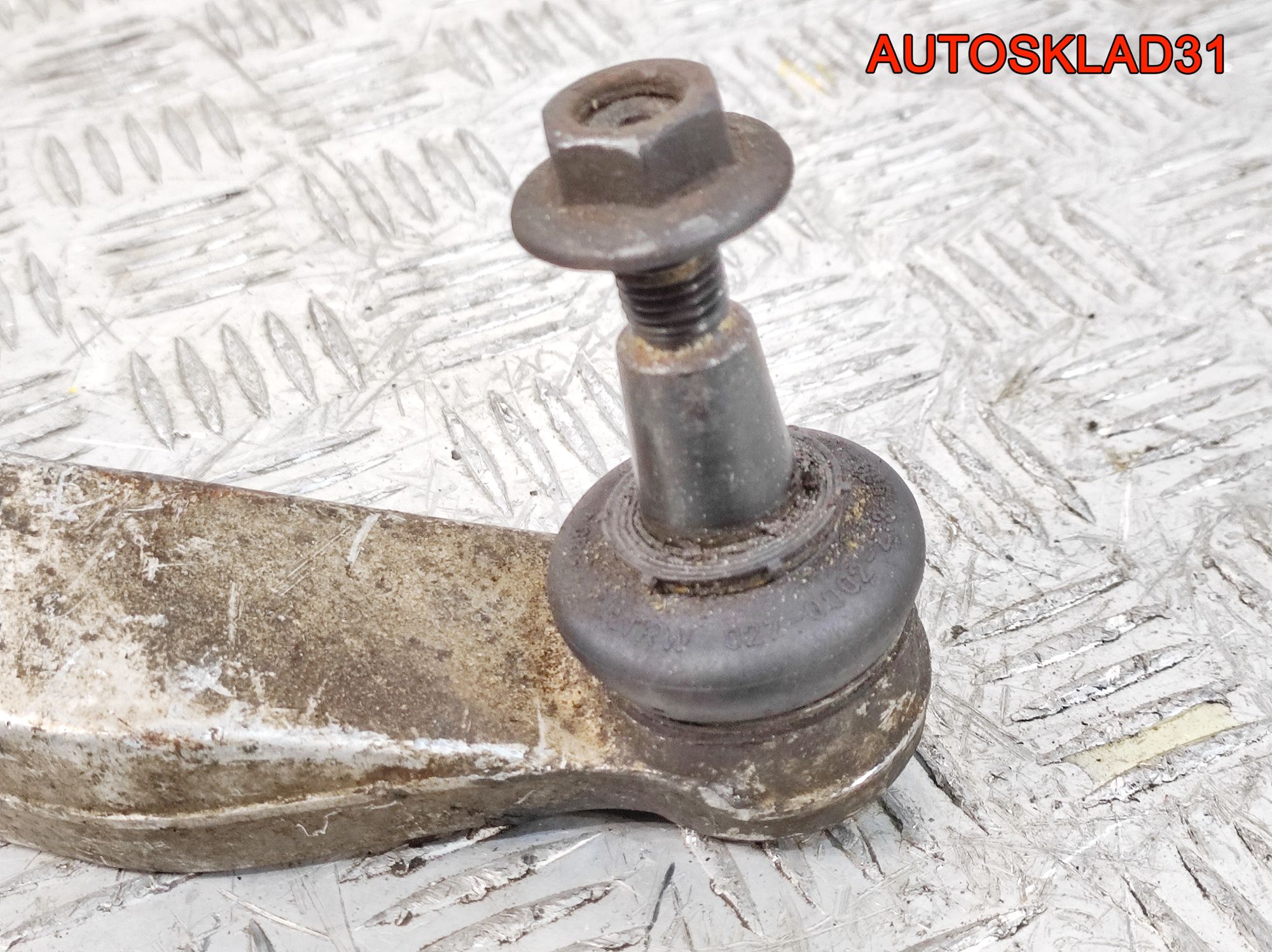 Рычаг передний нижний левый задний VW Passat B5 4D0407695J, 2000 рублей, Дубовое