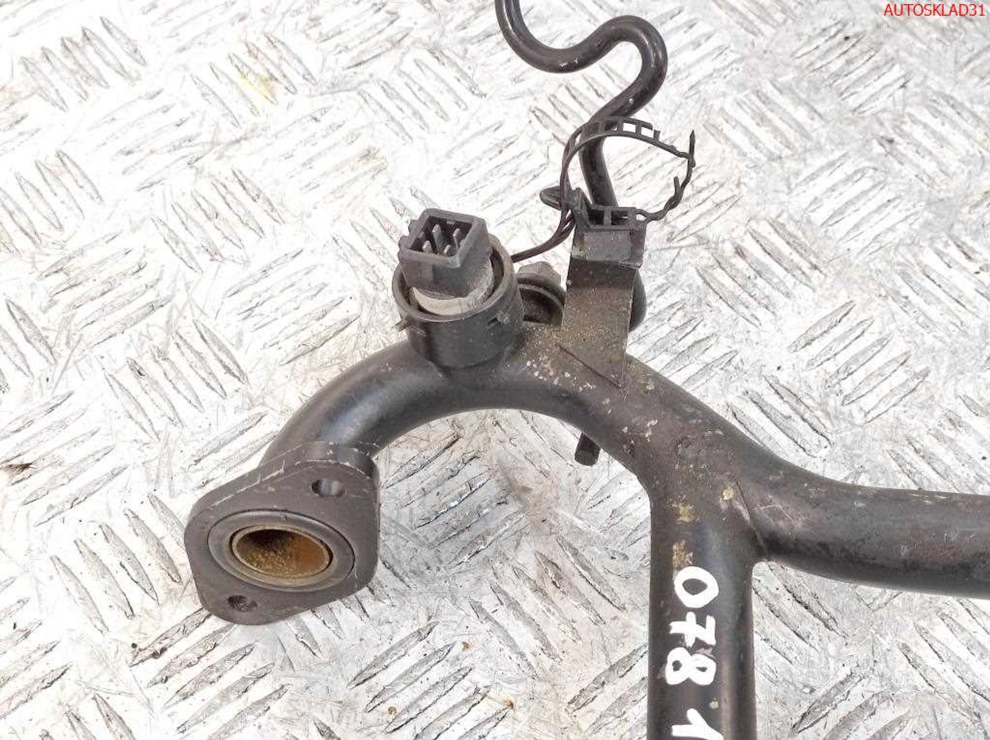 Трубка охлаждающей жидкости Audi A4 B5 078121071AL, 2500 рублей, Дубовое