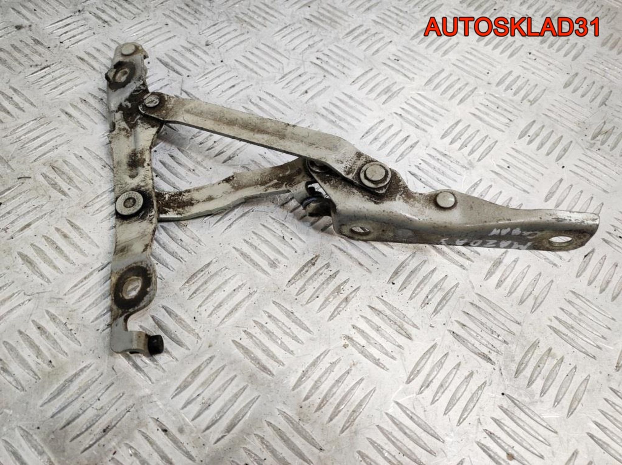 Петля крышки багажника правая Mazda 3 BK BN8V52720C, 900 рублей, Дубовое