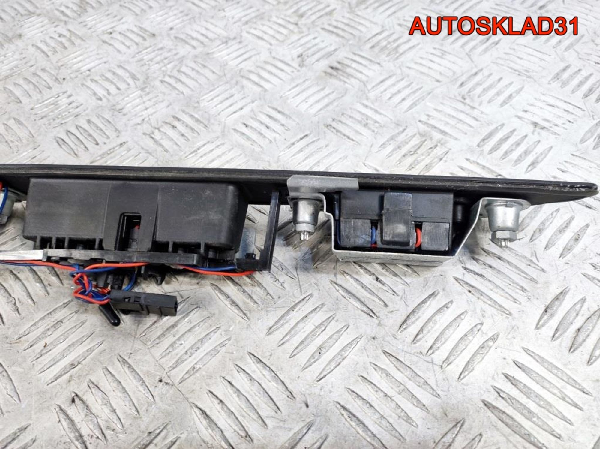 Накладка двери багажника Audi A3 8P 8P08275743FZ, 3200 рублей, Дубовое
