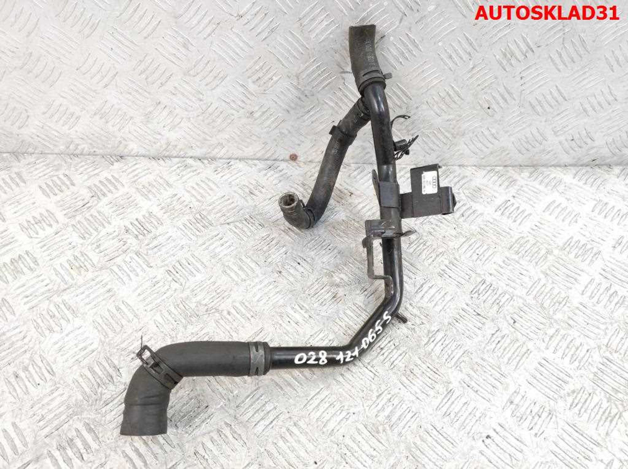 Трубка системы охлаждения VW Passat B5 1,9 AFN 028121065S, 600 рублей, Дубовое