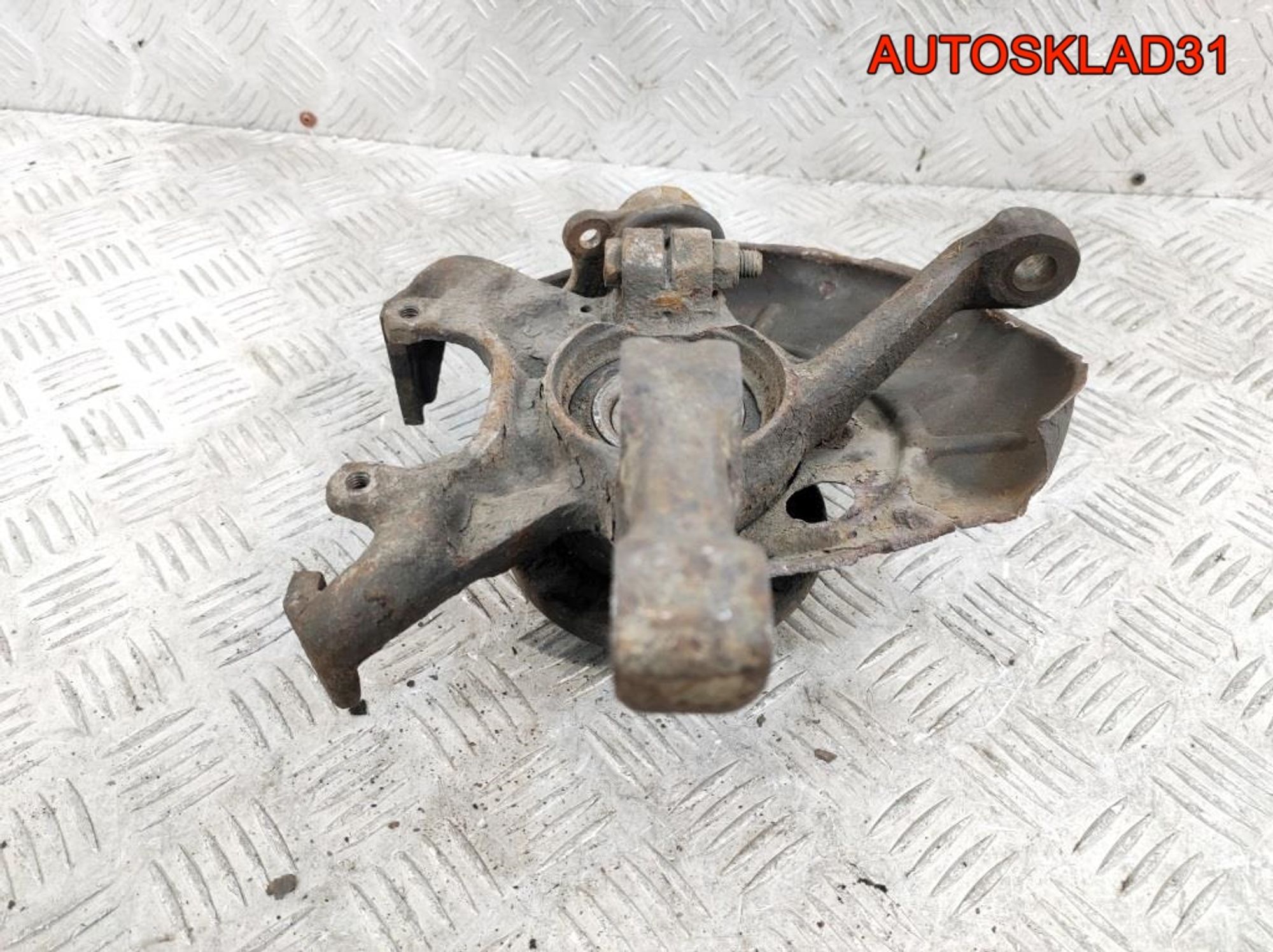 Кулак поворотный передний левый VW Golf 3 191407255C, 1400 рублей, Дубовое