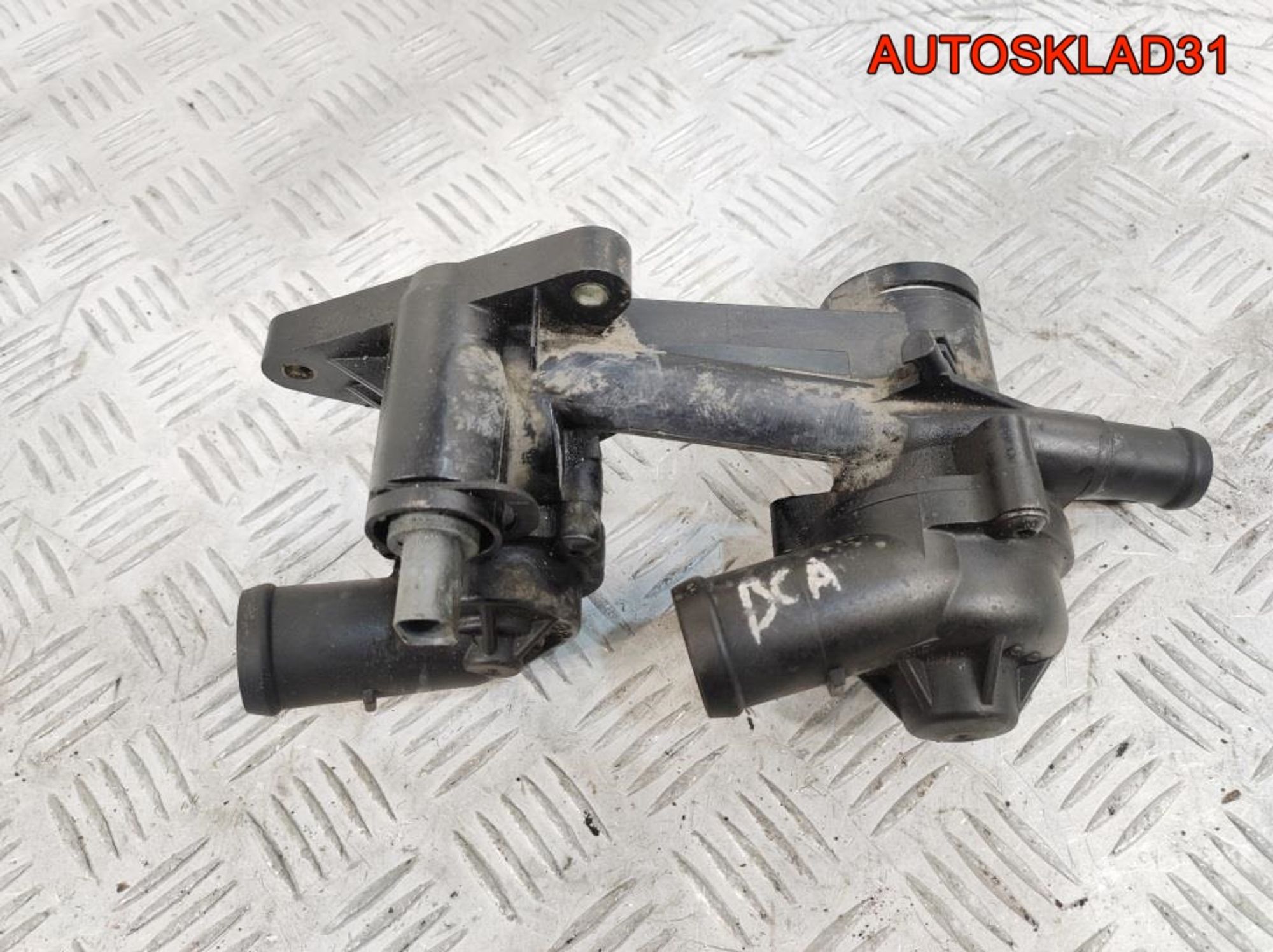 Корпус термостата VW Golf 4 1,4 BCA 03C121121D, 900 рублей, Дубовое