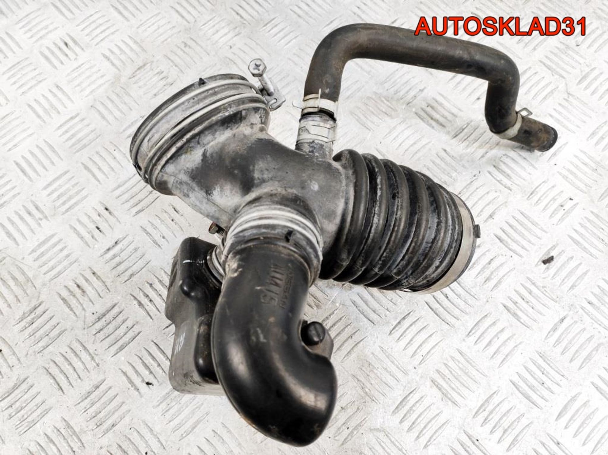 Патрубок Nissan Primera P12 2,0 QR20DE 16576AU415, 1800 рублей, Дубовое